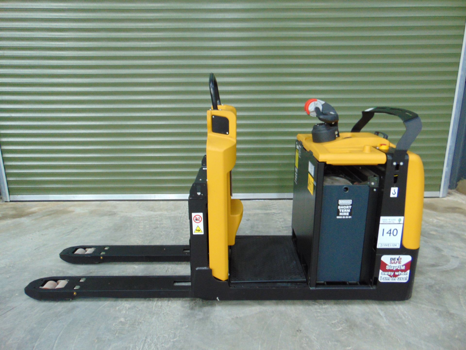 New Unused 2022 Yale MO20 2000Kg Electric Pallet Truck w/ Battery Charger Unit - Image 3 of 20