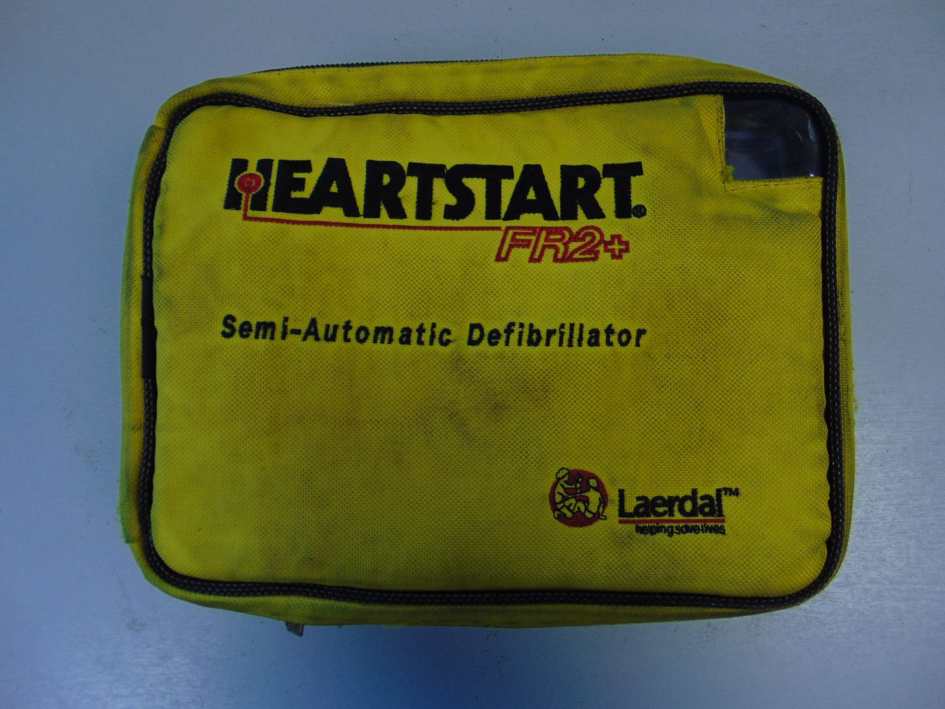 Heartstart FR2+ Semi-Automatic Defibrillator Unit in Carry Case - Bild 2 aus 3