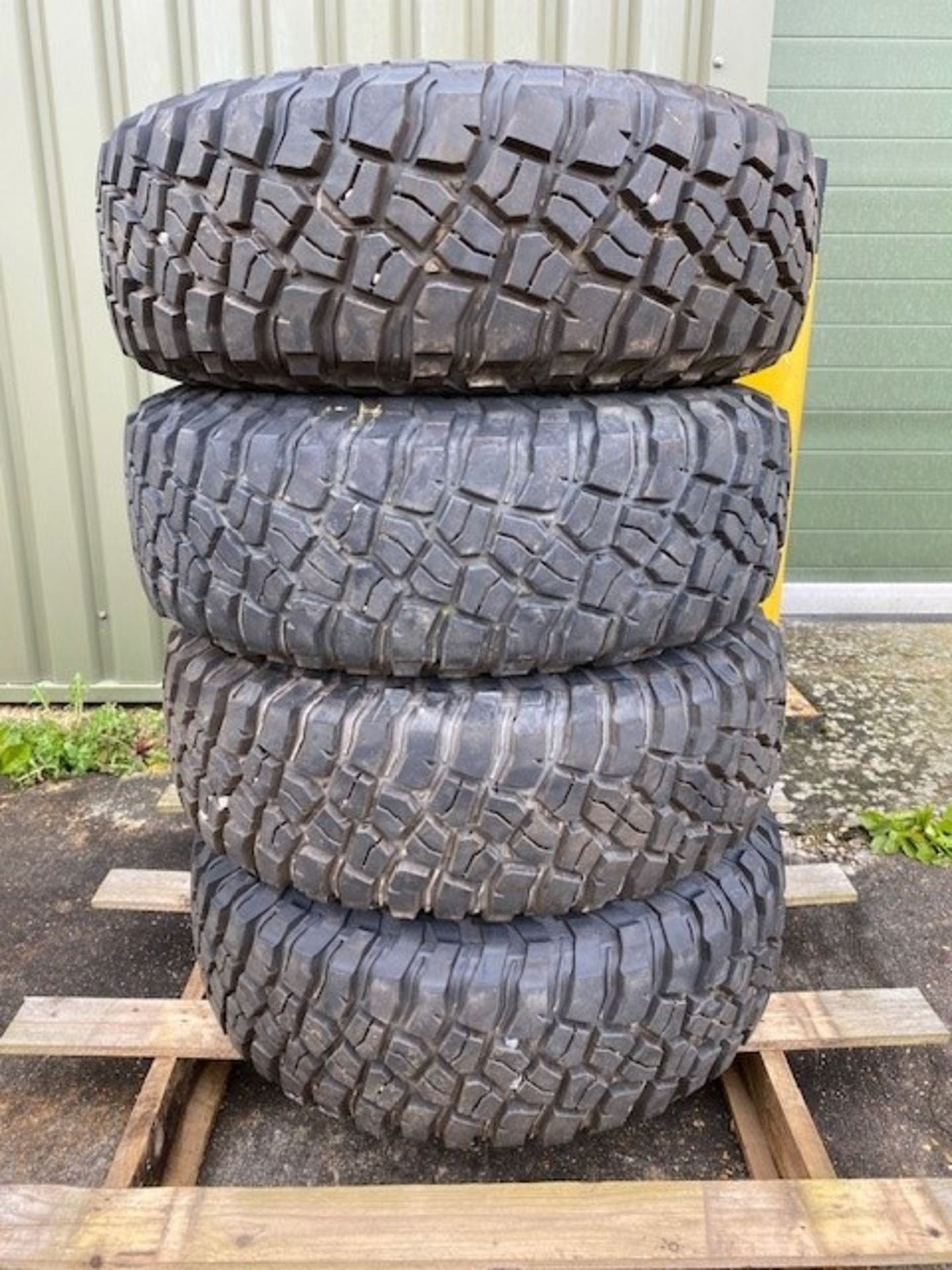 BF Goodrich 265/75R16 wheels and tyres x 4 - Image 4 of 11