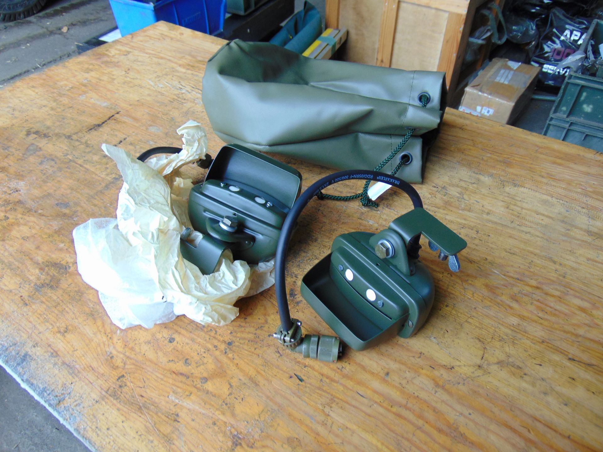 2 x New Unissued Demountable Convoy Lamps in Bag - Image 2 of 7