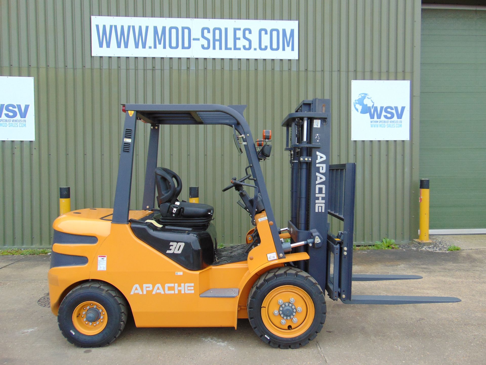 2023 Apache HH30Z - 3 Ton 2 Stage Diesel Fork Lift Truck