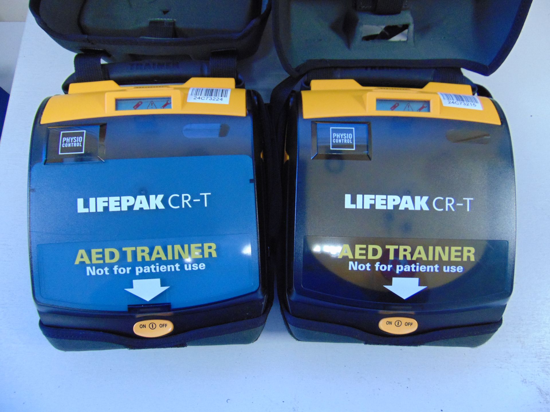 2 x Physio Controls Lifepak CR-T Defibrillator AED Trainer Unit in Carry Case - Image 3 of 4