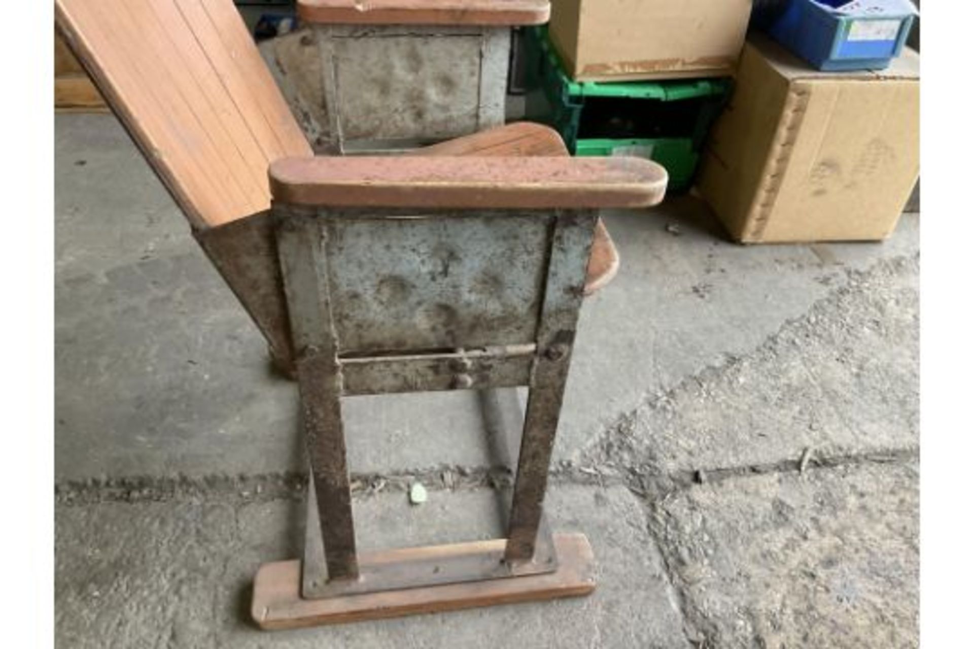 RARE ANTIQUE CINEMA SEAT VERY UNUSUAL. - Bild 4 aus 5