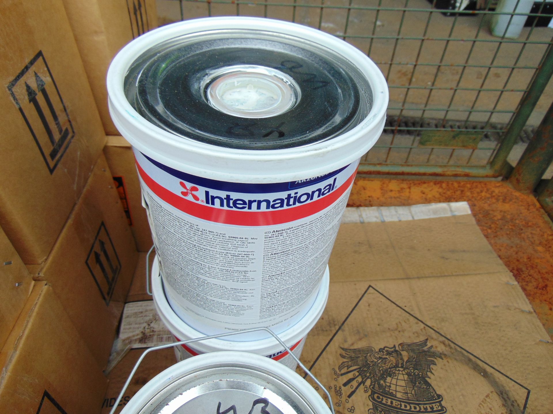 6 x 5 Litre Cans of International RAL9003 Signal White Paint, New Unissued MoD Reserve Stocks - Image 3 of 4