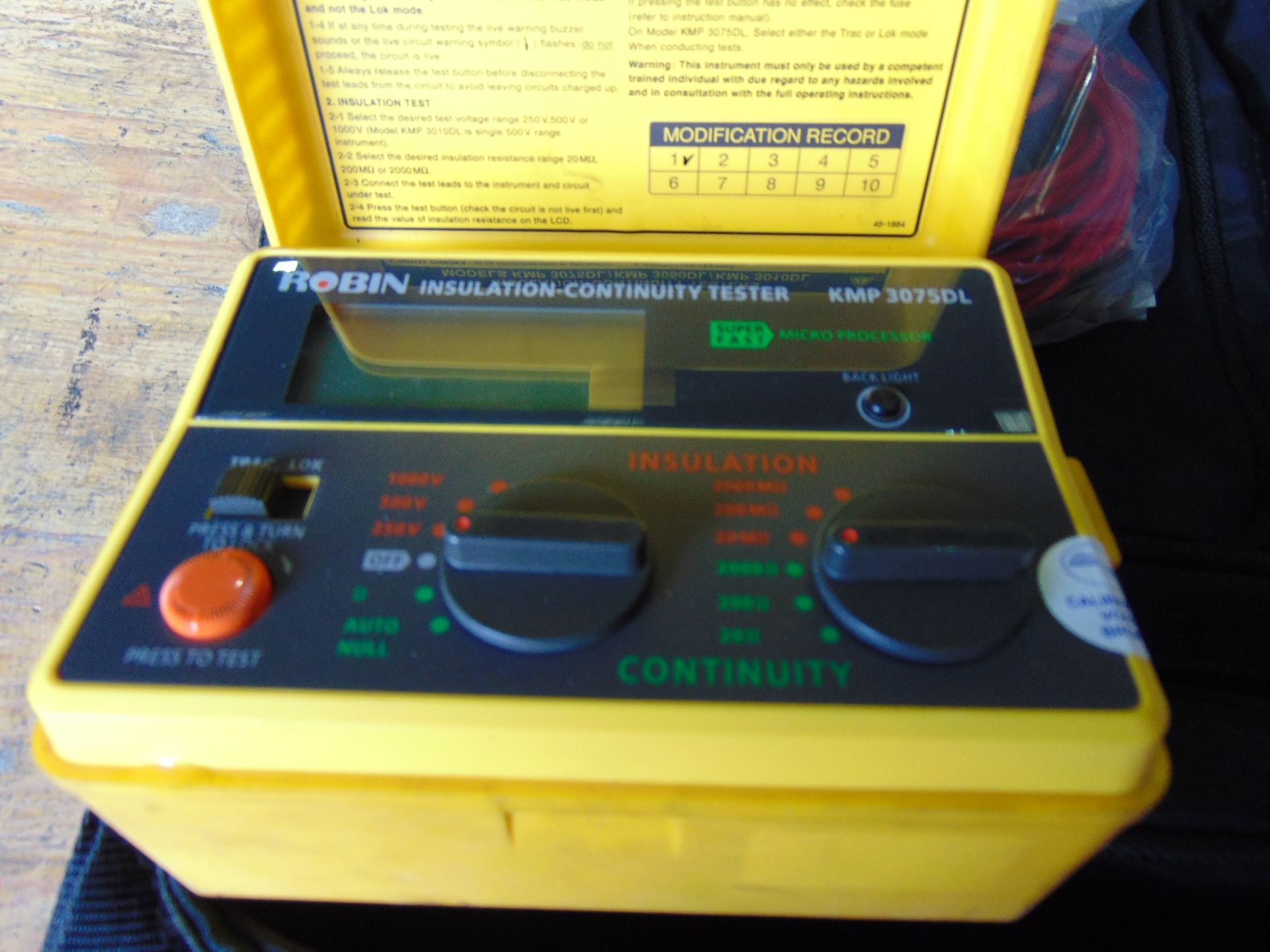 Unissued Robin Insulation and Continuity Tester KMP 3075DL from MoD c/w Leads etc - Image 3 of 6