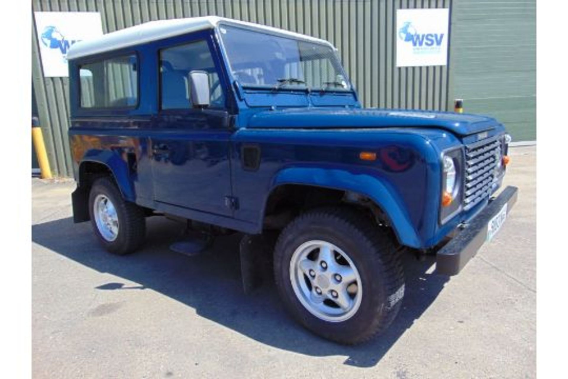 1998 Land Rover Defender 90 300TDi ONLY 76,319 MILES! RECENT PROFESSIONAL TOP TO BOTTOM REBUILD! - Image 4 of 55