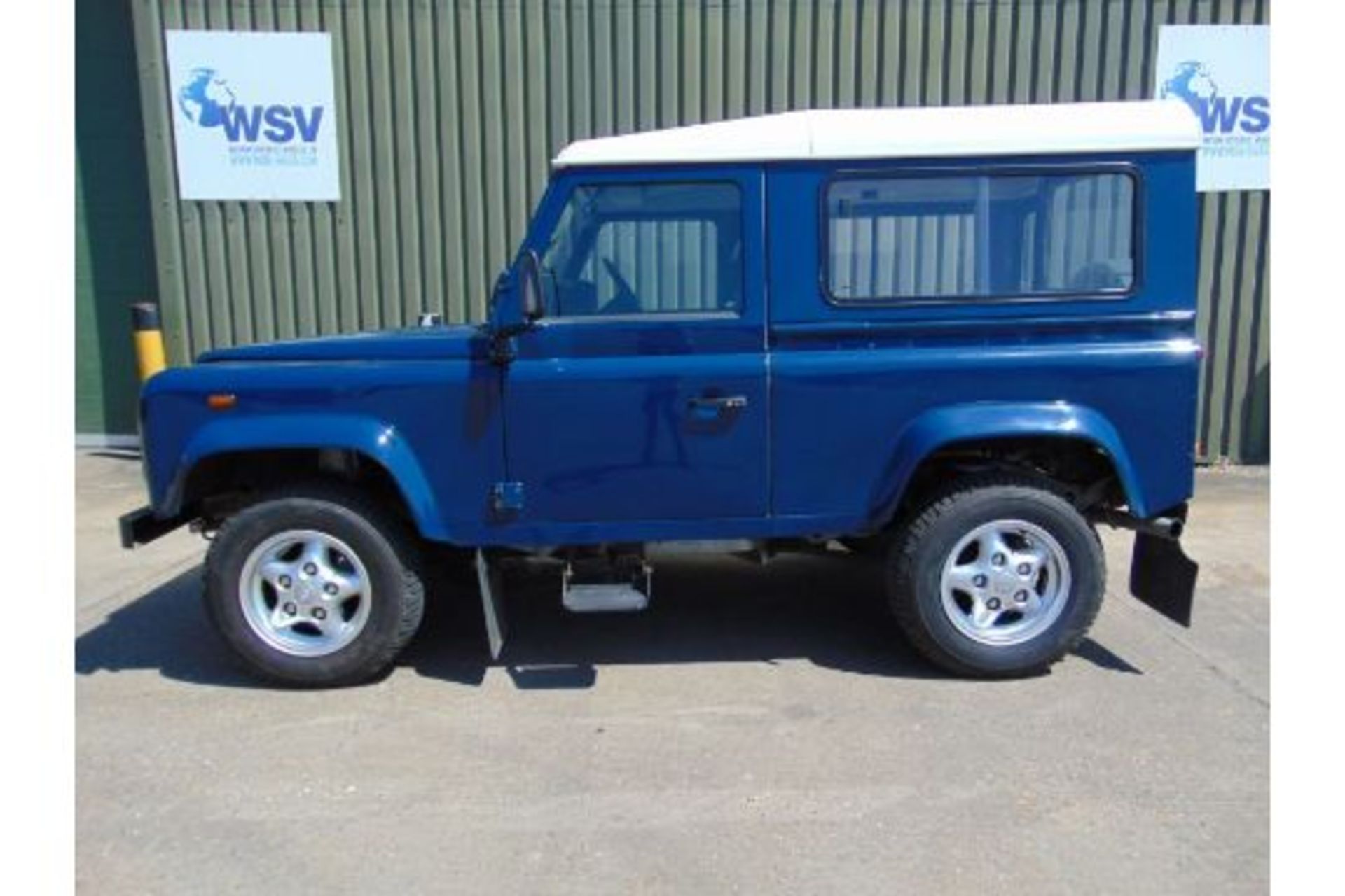 1998 Land Rover Defender 90 300TDi ONLY 76,319 MILES! RECENT PROFESSIONAL TOP TO BOTTOM REBUILD! - Image 5 of 55