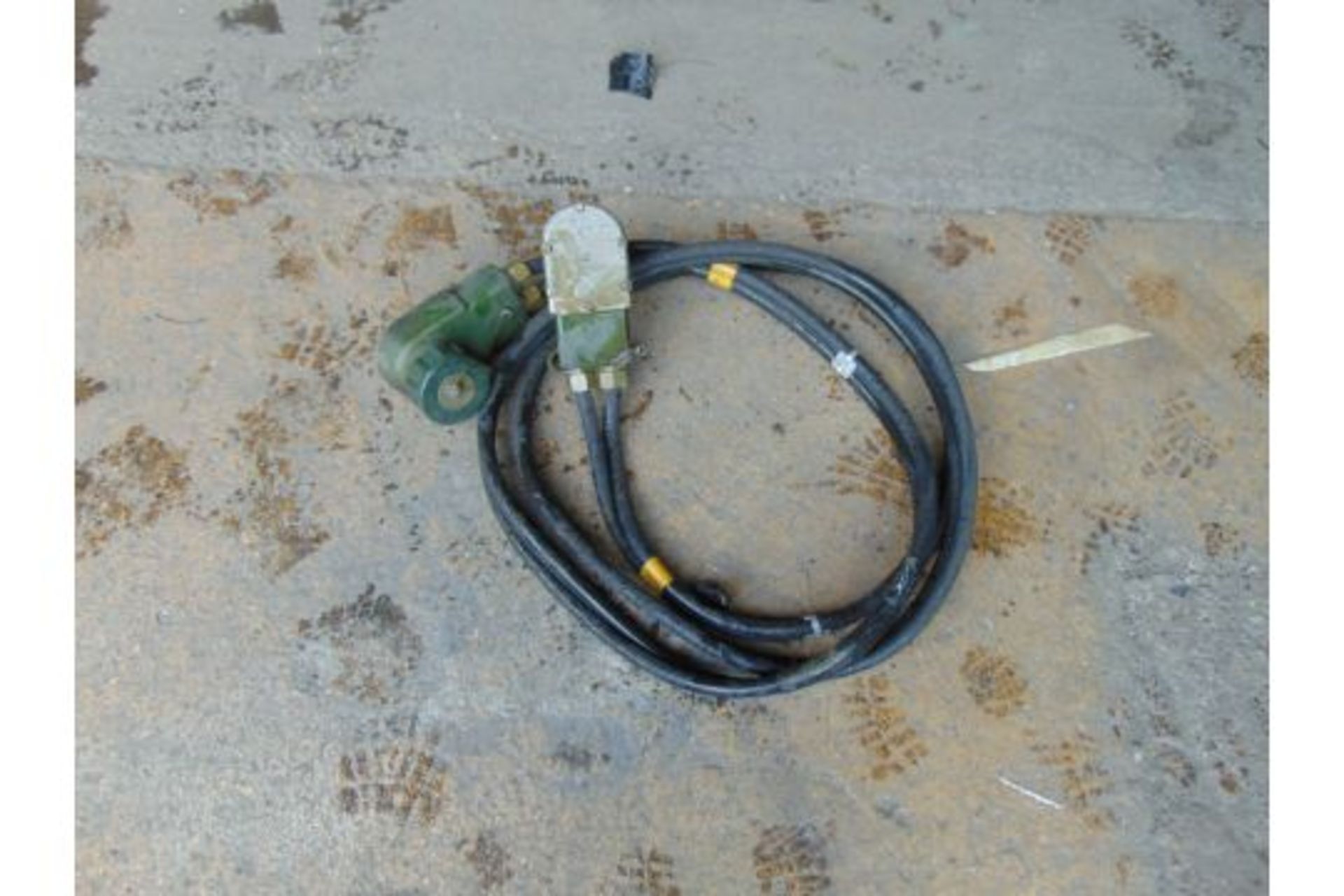 1 x NATO Inter Vehicle Jump Start Cable