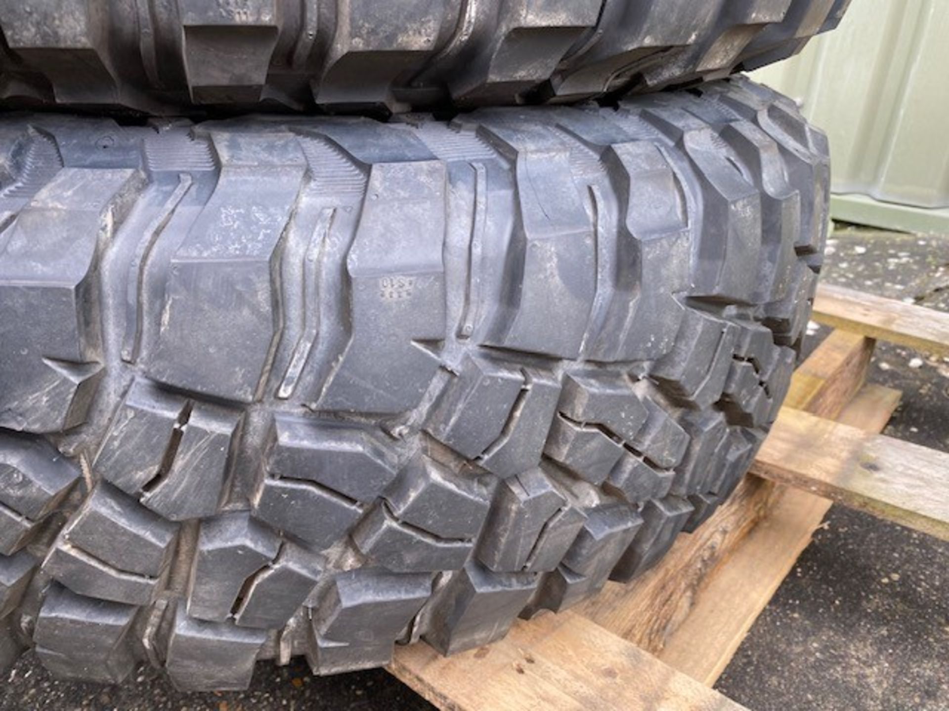 BF Goodrich 265/75R16 wheels and tyres x 4 - Image 5 of 11