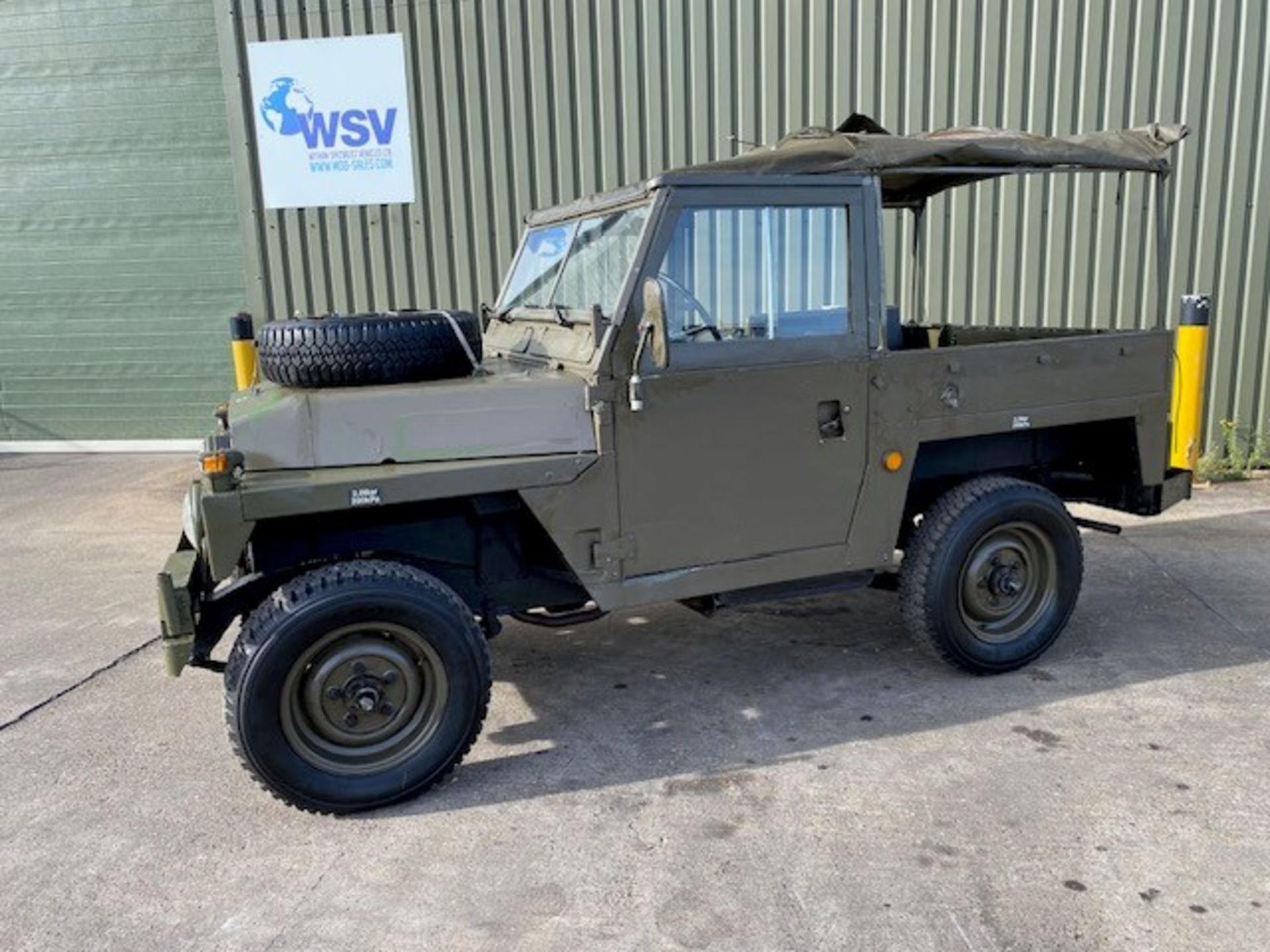Land Rover Lightweight 2.25 diesel LHD soft top - Image 2 of 57