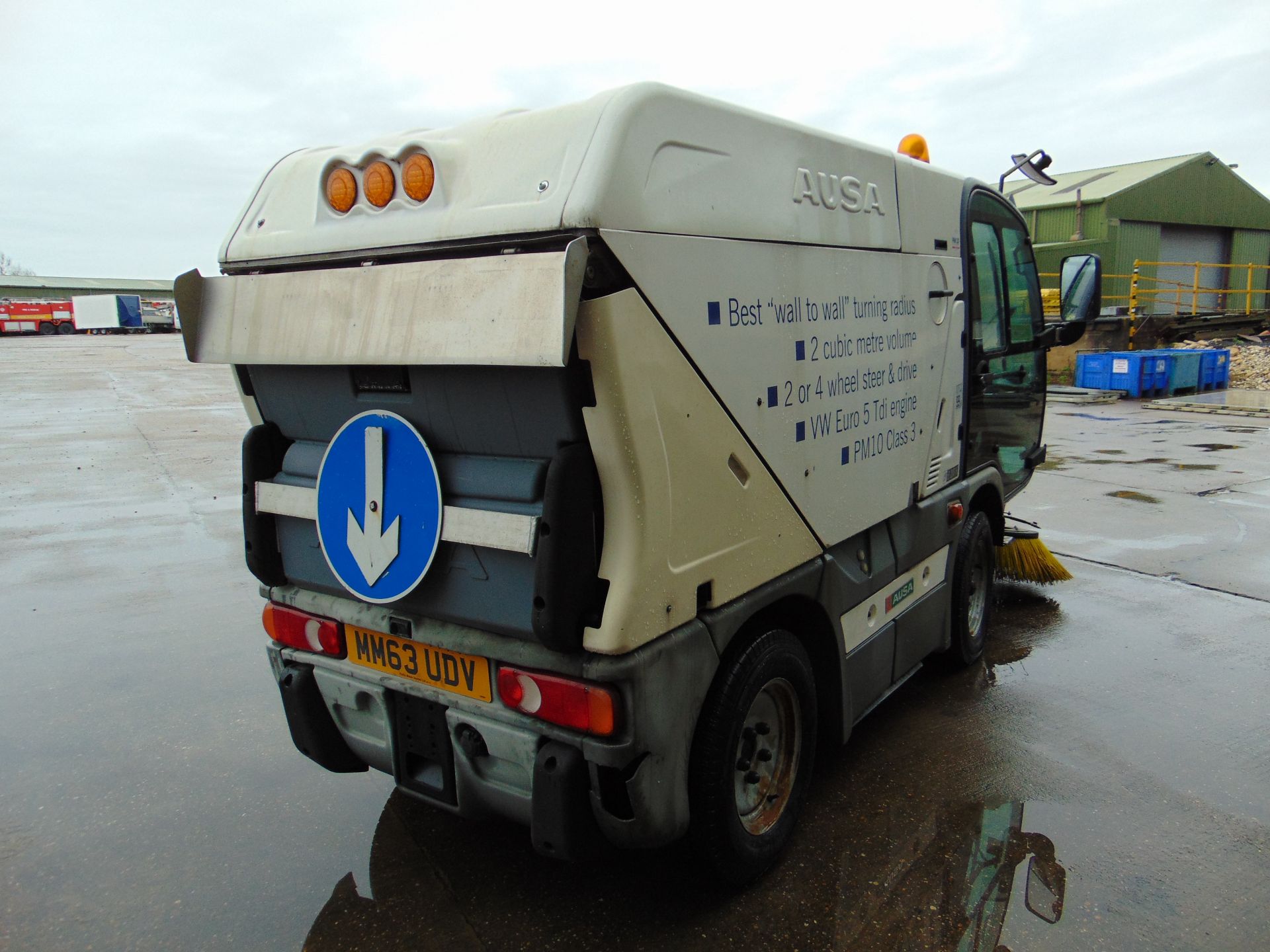 2013 Ausa B200H Road Sweeper - VW TDI Diesel Engine - Bild 6 aus 43