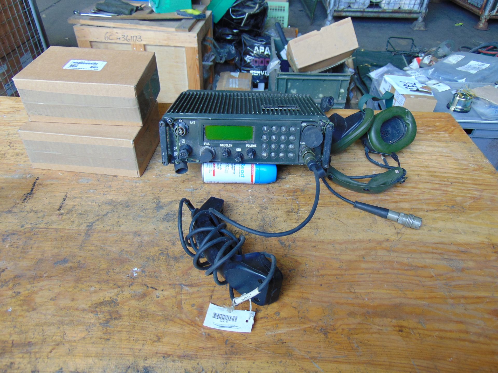 Bowman / Clansman Rayheon RT346 Transmitter Receiver c/w 2 New Batteries, Handset and Headset - Bild 3 aus 5