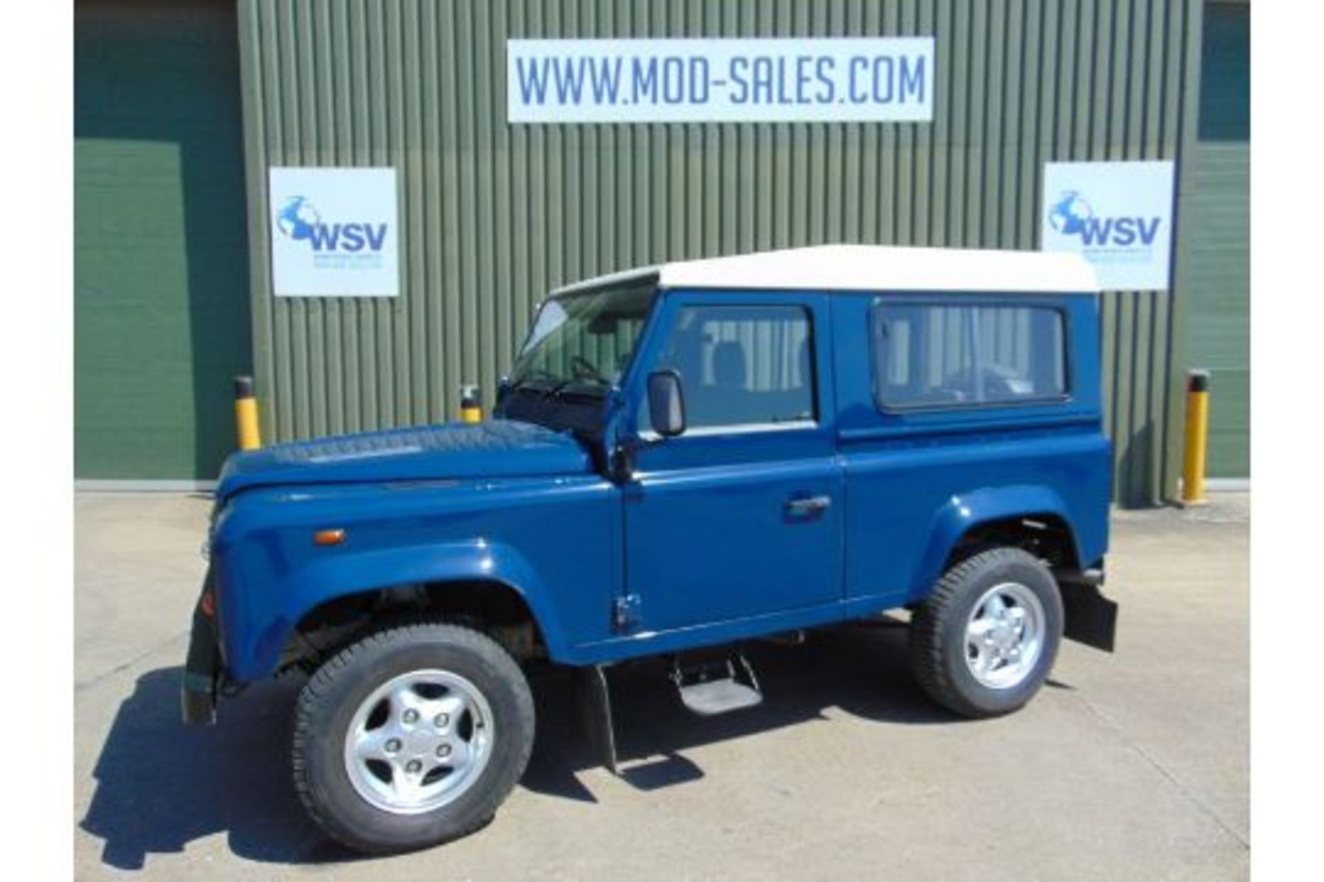 1998 Land Rover Defender 90 300TDi ONLY 76,319 MILES! RECENT PROFESSIONAL TOP TO BOTTOM REBUILD!