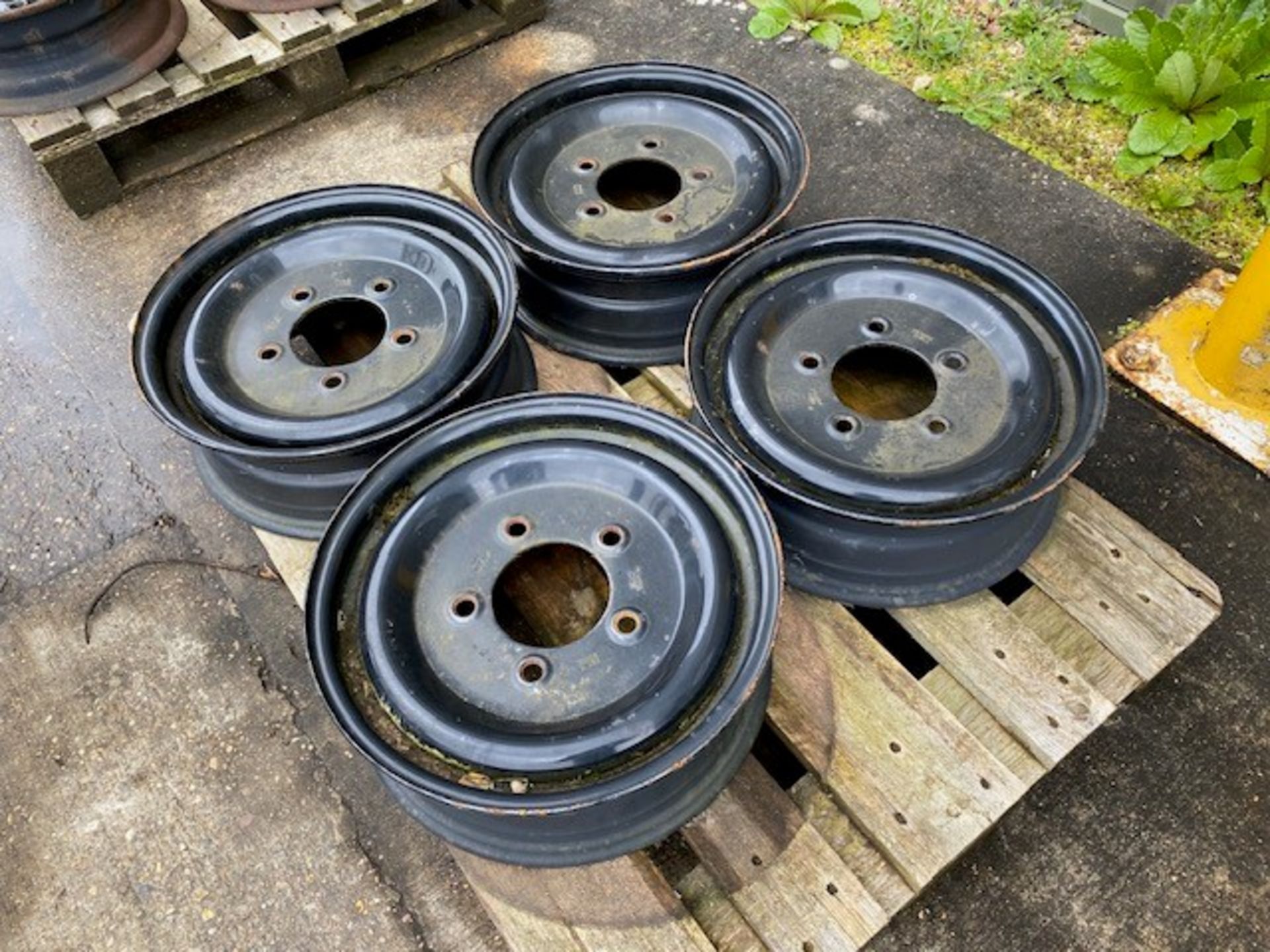 Land Rover/Trailer rims x 4 - Image 2 of 4