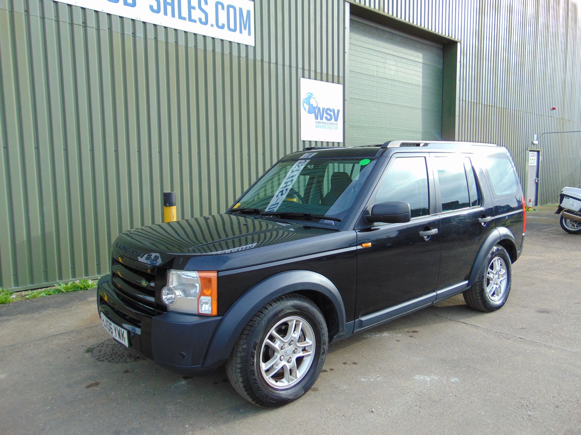 2006 Land Rover Discovery 3 TDV6 2.7 Ltr Auto - 4WD - 5 dr 7 Seater - Black - Image 8 of 49