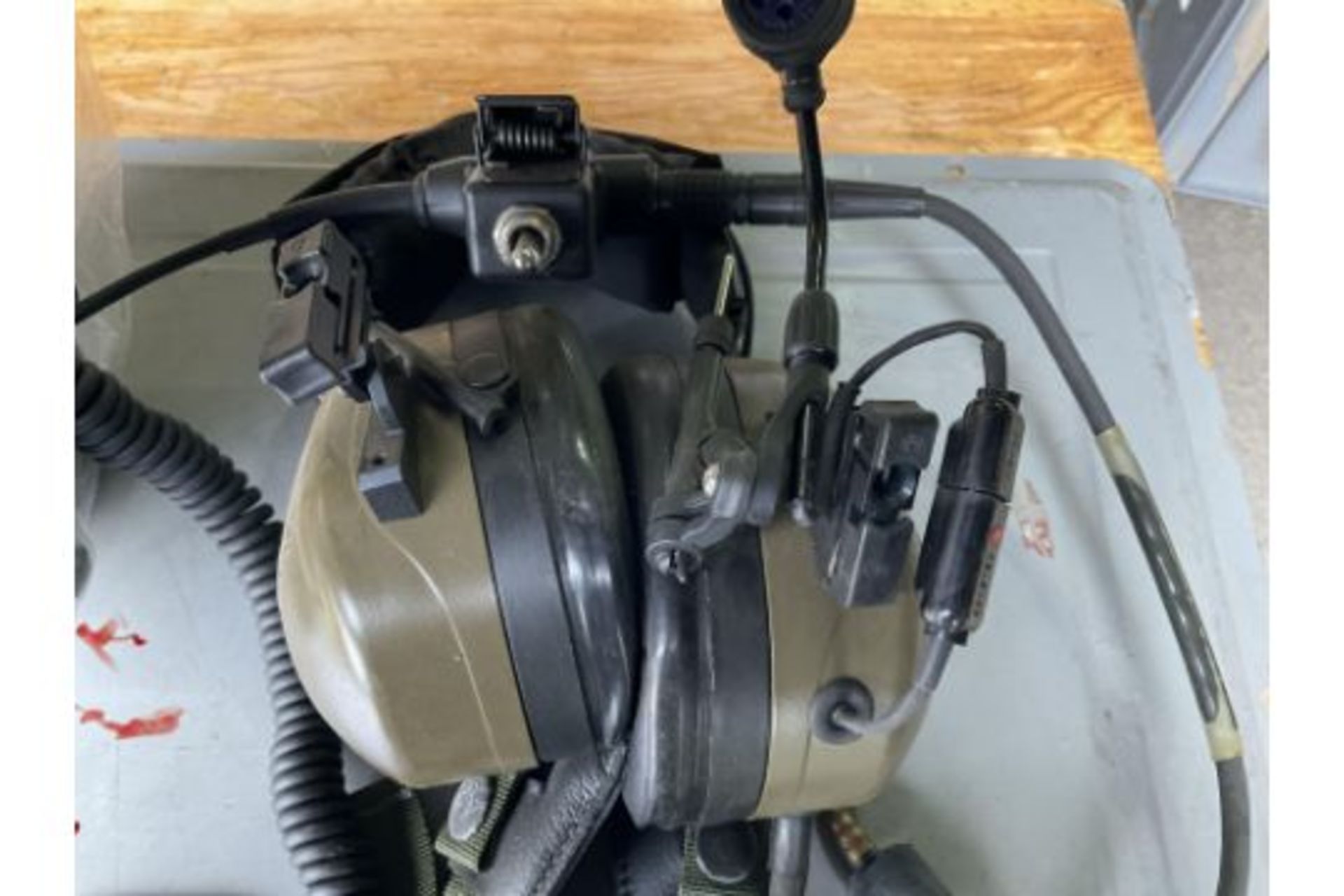 2X UNISSUED MEL AVIATION PELTOR HIGH ATTENVATION HELICOPTER ETC PILOTS HEADSETS. - Image 3 of 3