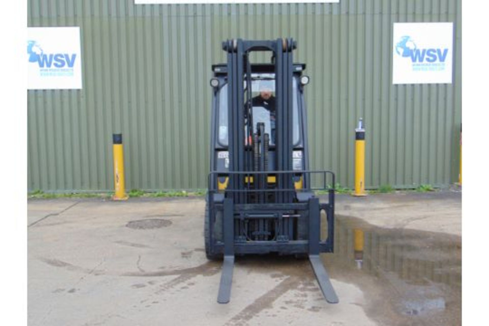 2011 Yale GDP35VX Fork Lift Truck - Triple 3 Stage Mast w/ Side Shift - Image 15 of 34
