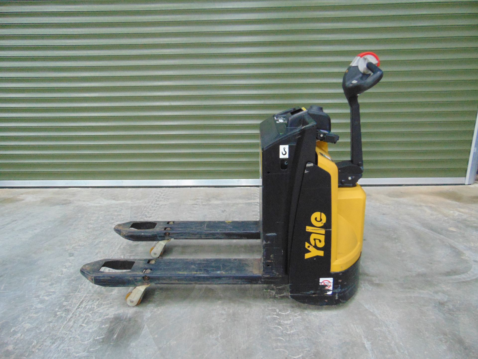 2020 Yale MP20 Electric Pallet Jack w/ Battery Charger Unit - Image 7 of 23