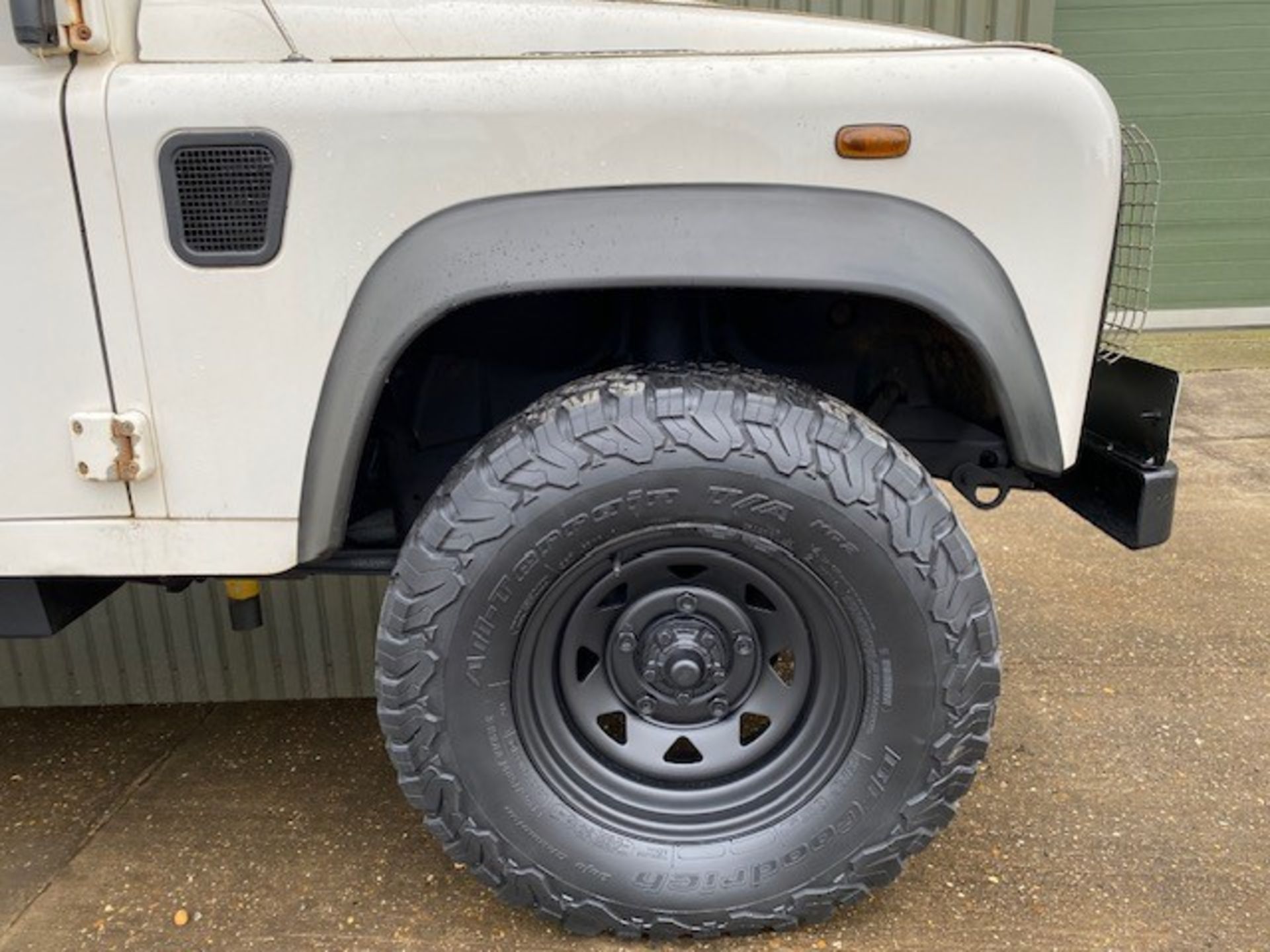 Land Rover Defender 110 2.4 Utility (mobile workshop) - Image 18 of 64