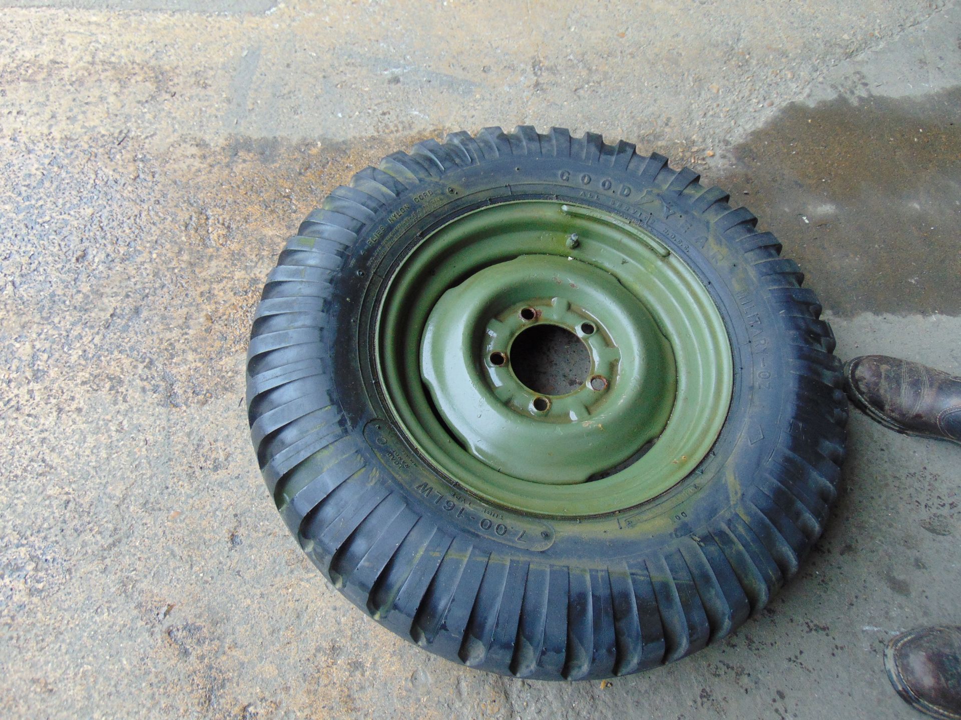 V.Rare Goodyear 700 x 16 Bar Grip Tyre on Rim Spare Wheel - Image 6 of 8