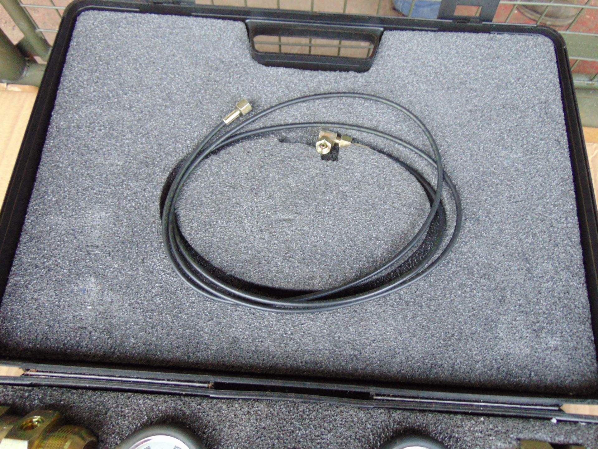 New Unissued Hydraulic Testing Kit From the MoD in Transit Case - Image 3 of 6