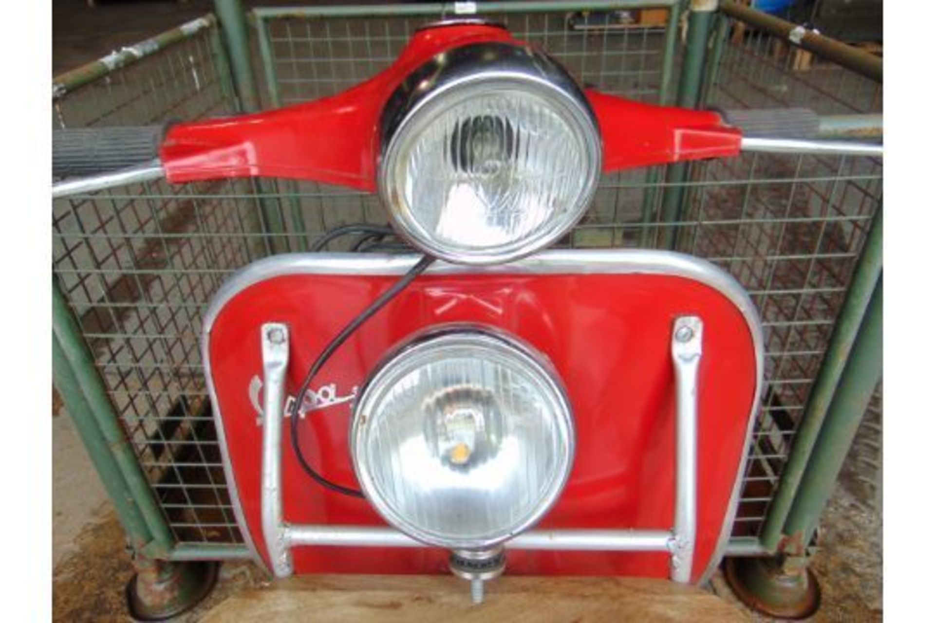 Very Unusual Front Half Vespa 150 Side / Drinks Table - Image 5 of 18