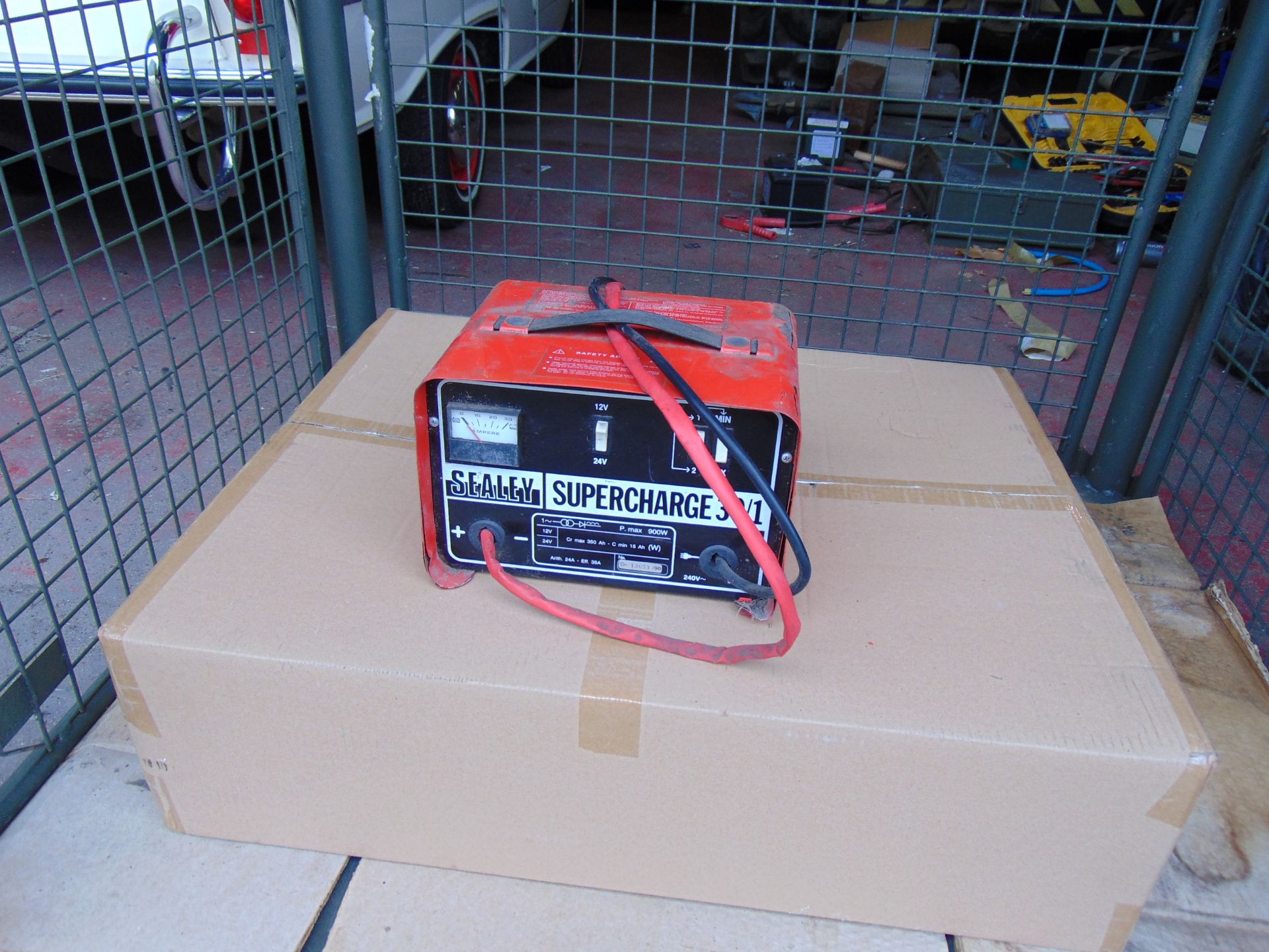 Sealey 240 Volt 12/24 volt Battery Charger - Bild 2 aus 4