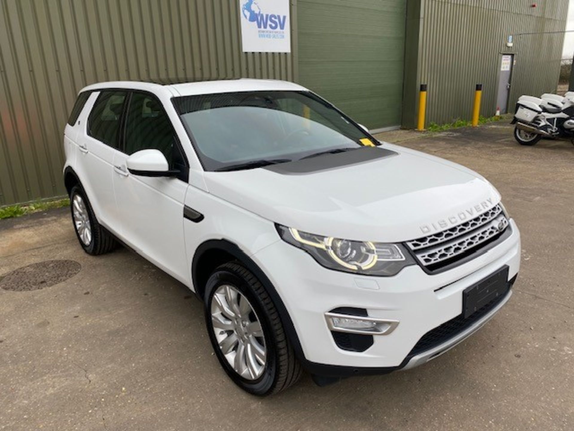 Unused Land Rover Discovery Sport 2.0Si4 HSE Luxury, LHD, year 2015, delivery mileage - 30KMs only! - Image 10 of 48