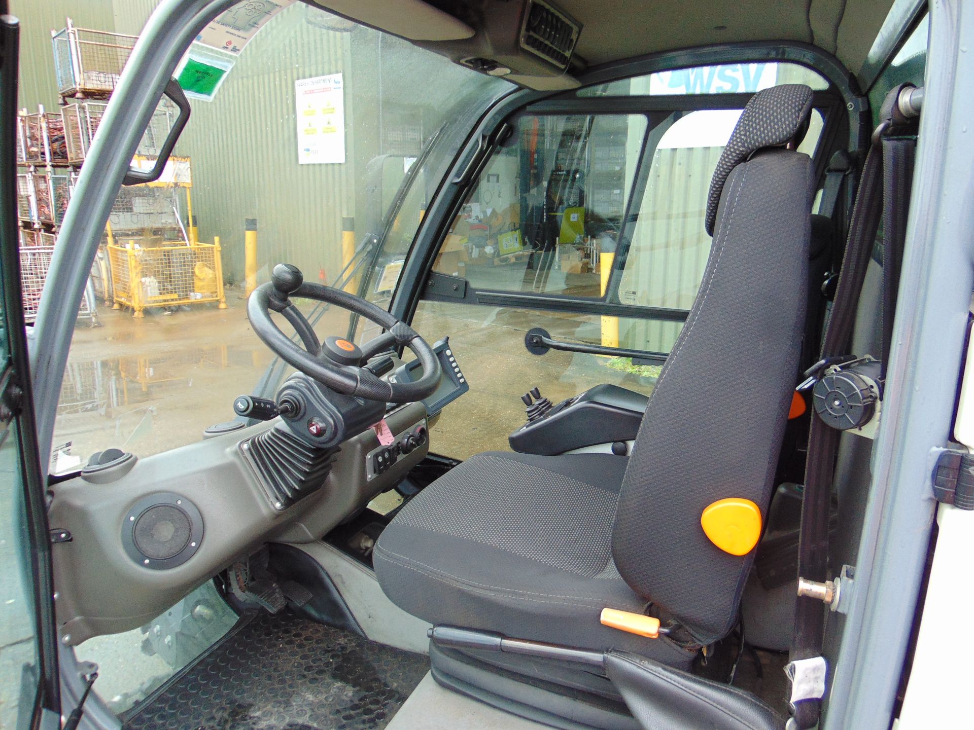 2013 Ausa B200H Road Sweeper - VW TDI Diesel Engine - Bild 14 aus 43