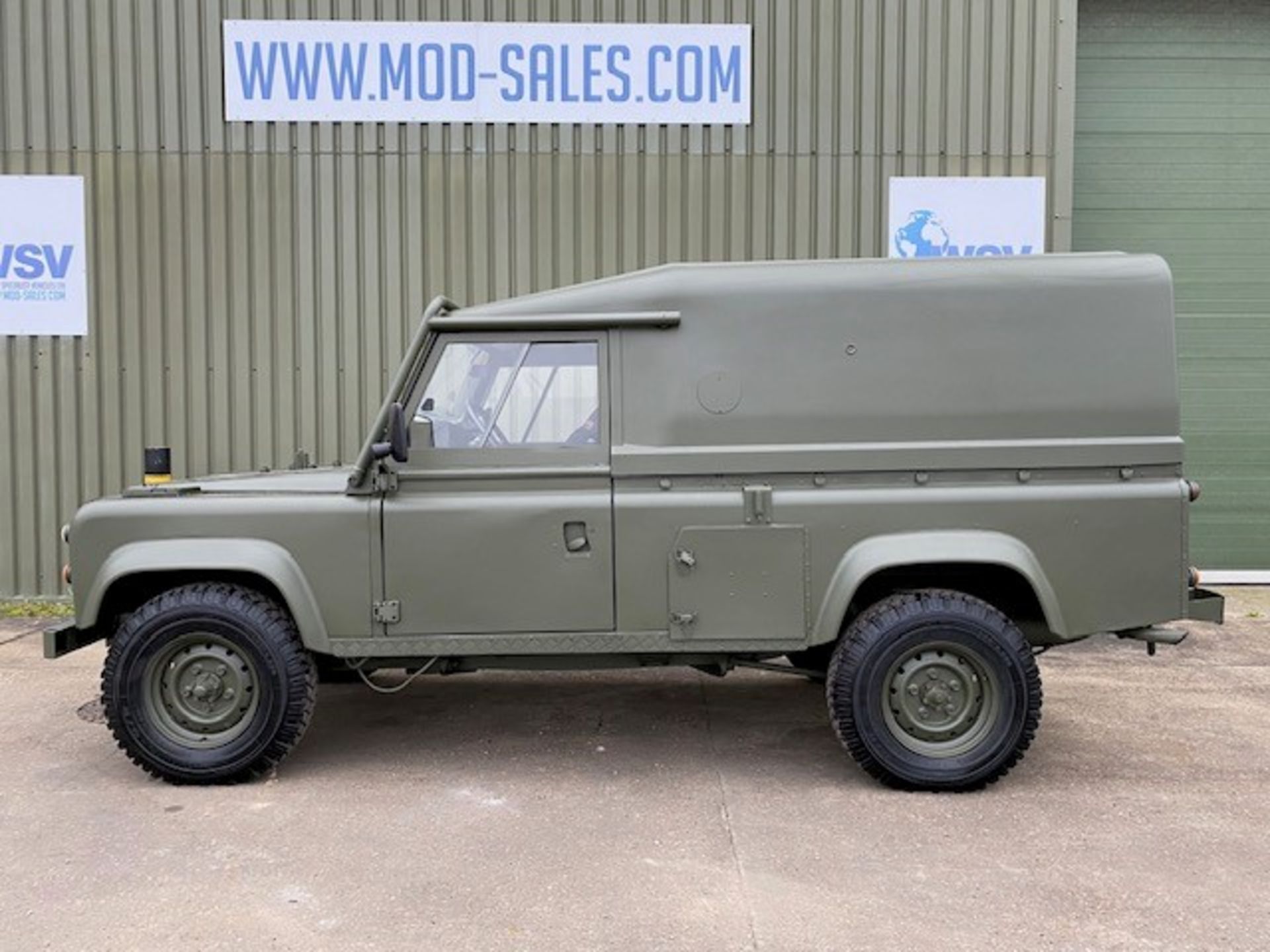 Land Rover Defender 110 Tithonus LHD - Image 8 of 54