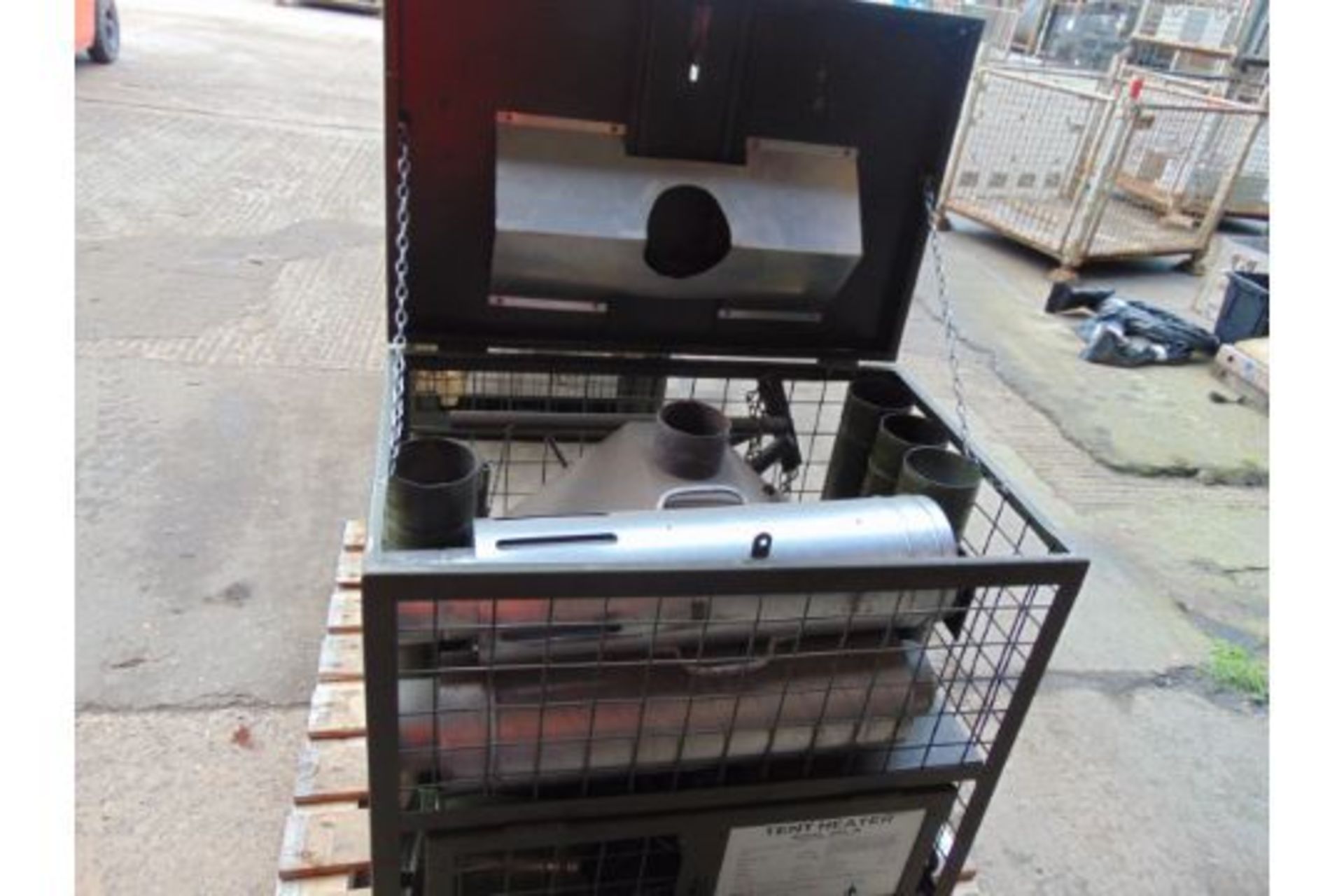 New Unissued GHS 3 15kw Multifuel (Diesel / Kerosene) Temporary Accommodation Heater c/w Accessories