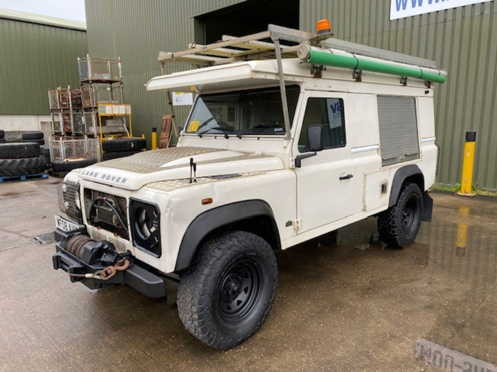 Land Rover Defender 110 2.4 Utility (mobile workshop) - Image 9 of 64