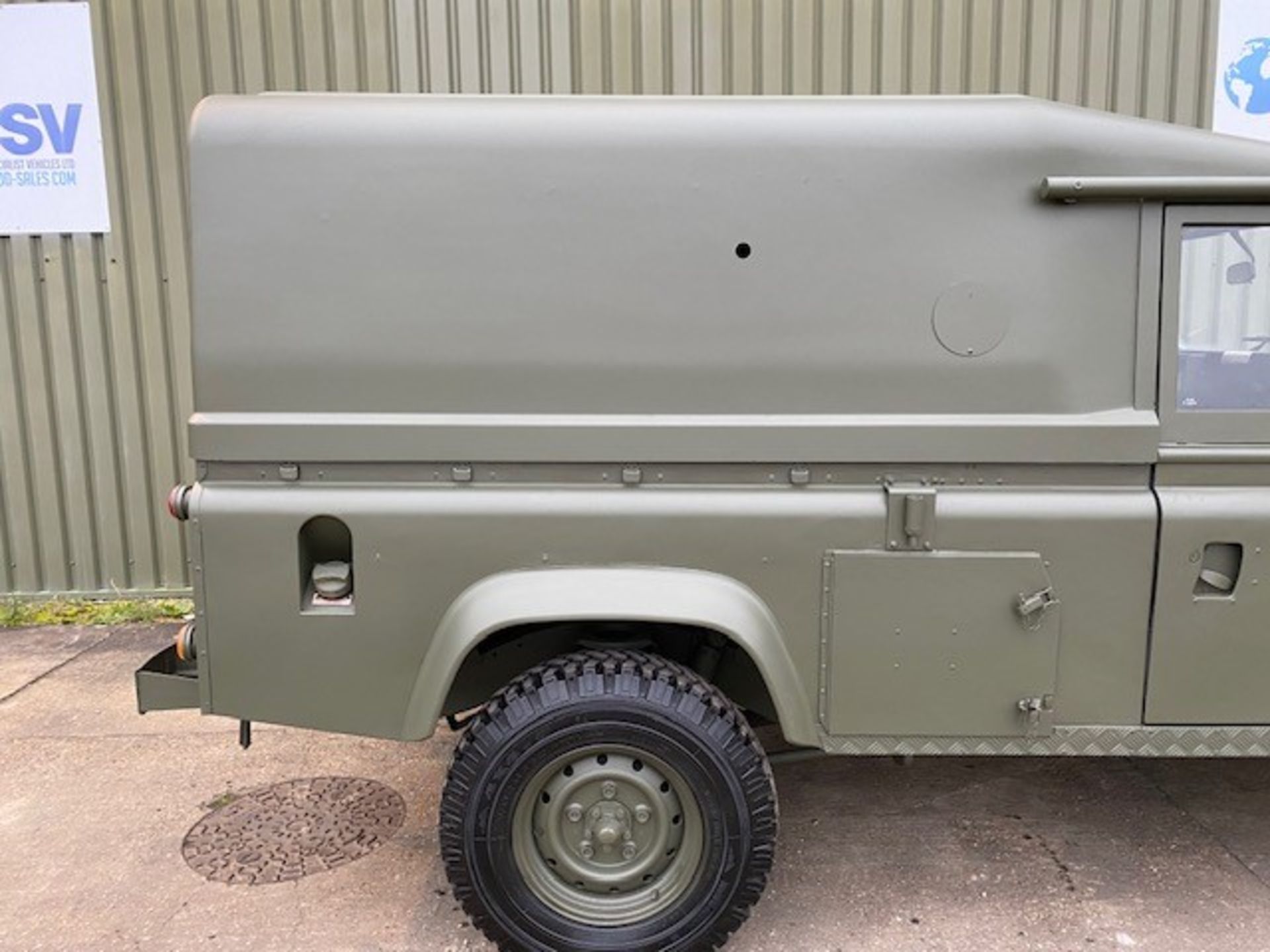 Land Rover Defender 110 Tithonus LHD - Image 16 of 54