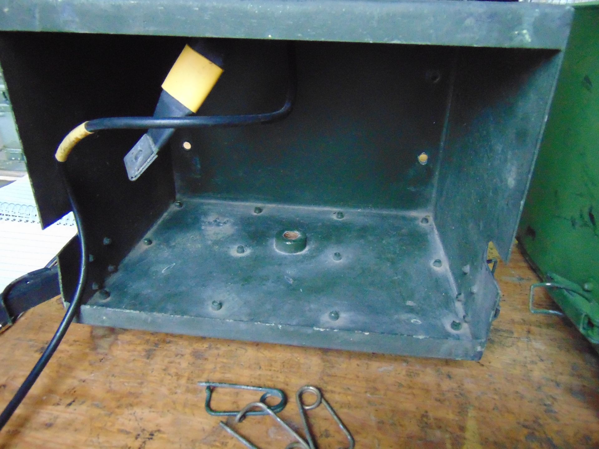 2 x Land Rover FFR Antenna Wing Boxes c/w Base and Tuning Unit - Image 3 of 5
