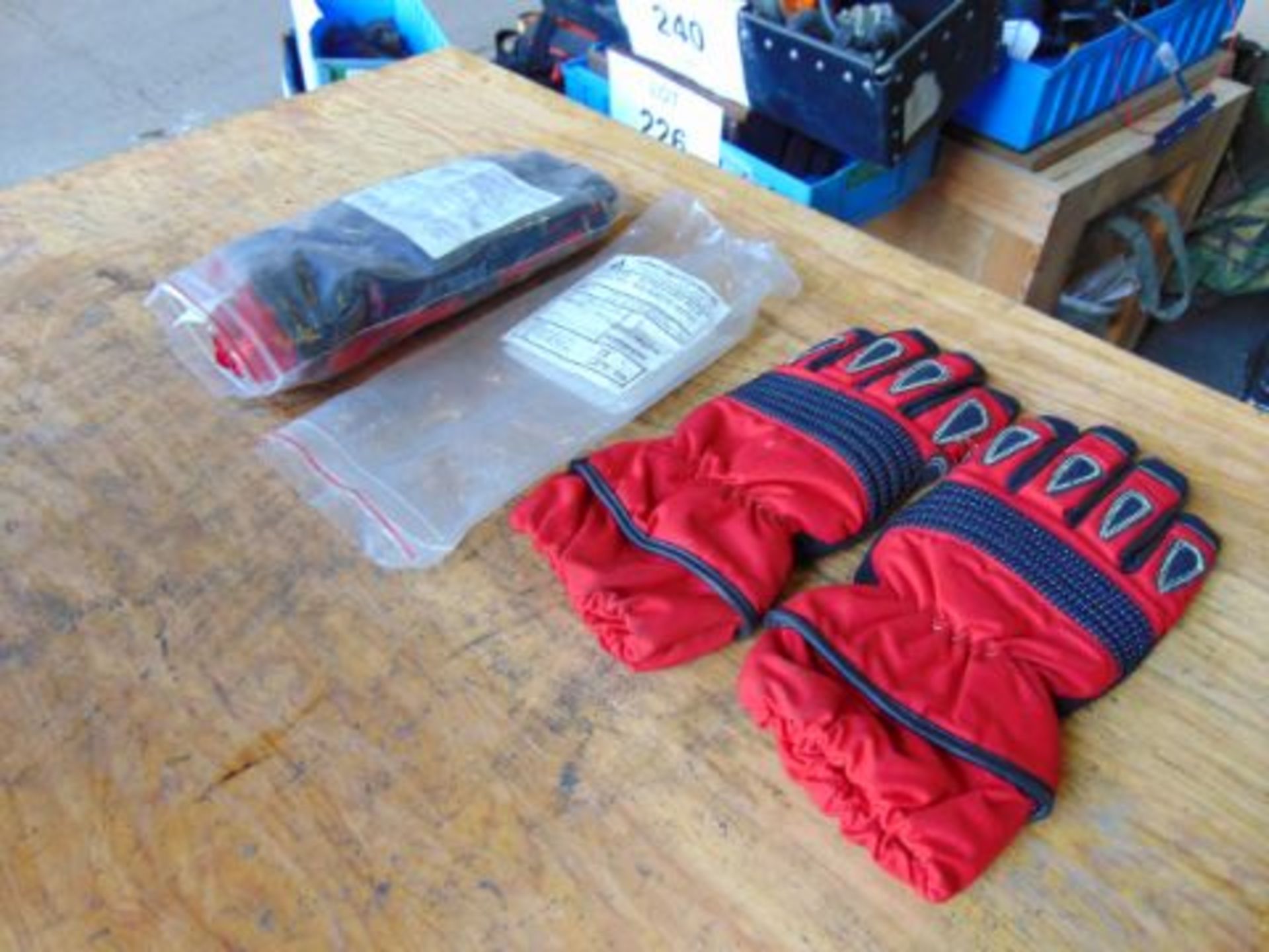 2 x Pair of New Unissued Extractor Plus RTC Rescue Gloves