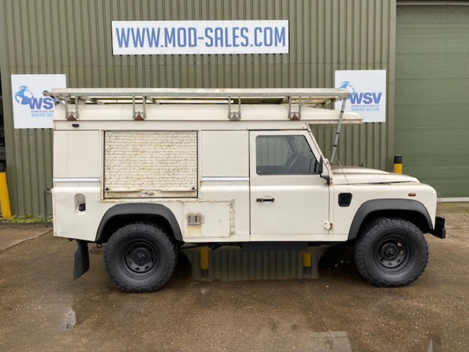 Land Rover Defender 110 2.4 Utility (mobile workshop) - Image 4 of 64