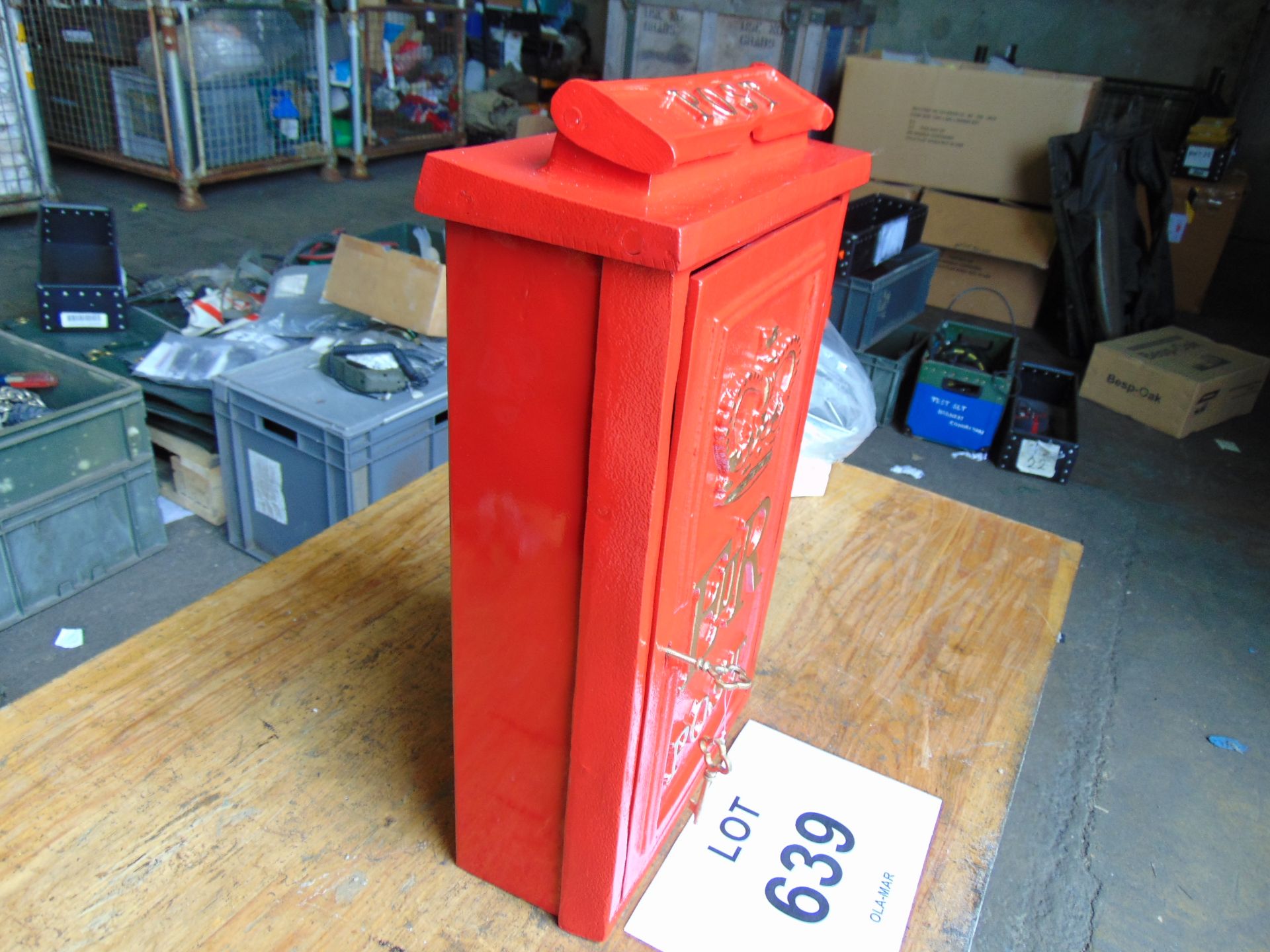 Very Nice New Unused Royal Mail ER Wall Mounted Post Box Top Letter box c/w Keys - Image 7 of 9