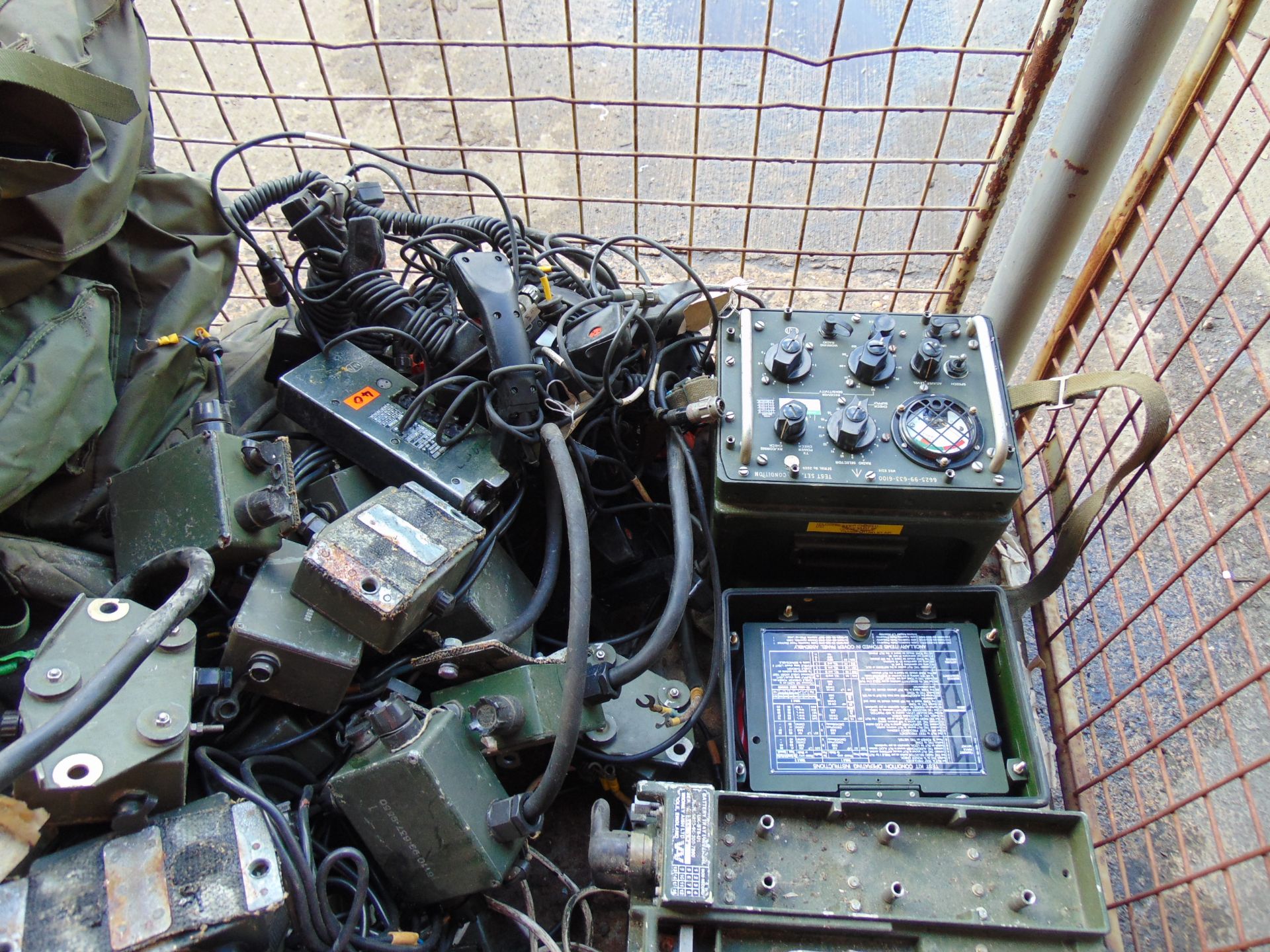 1 x Stillage of Clansman Radio Equipment inc Transmitter, Test Sets, Charger, Cables, Handsets etc - Bild 3 aus 12