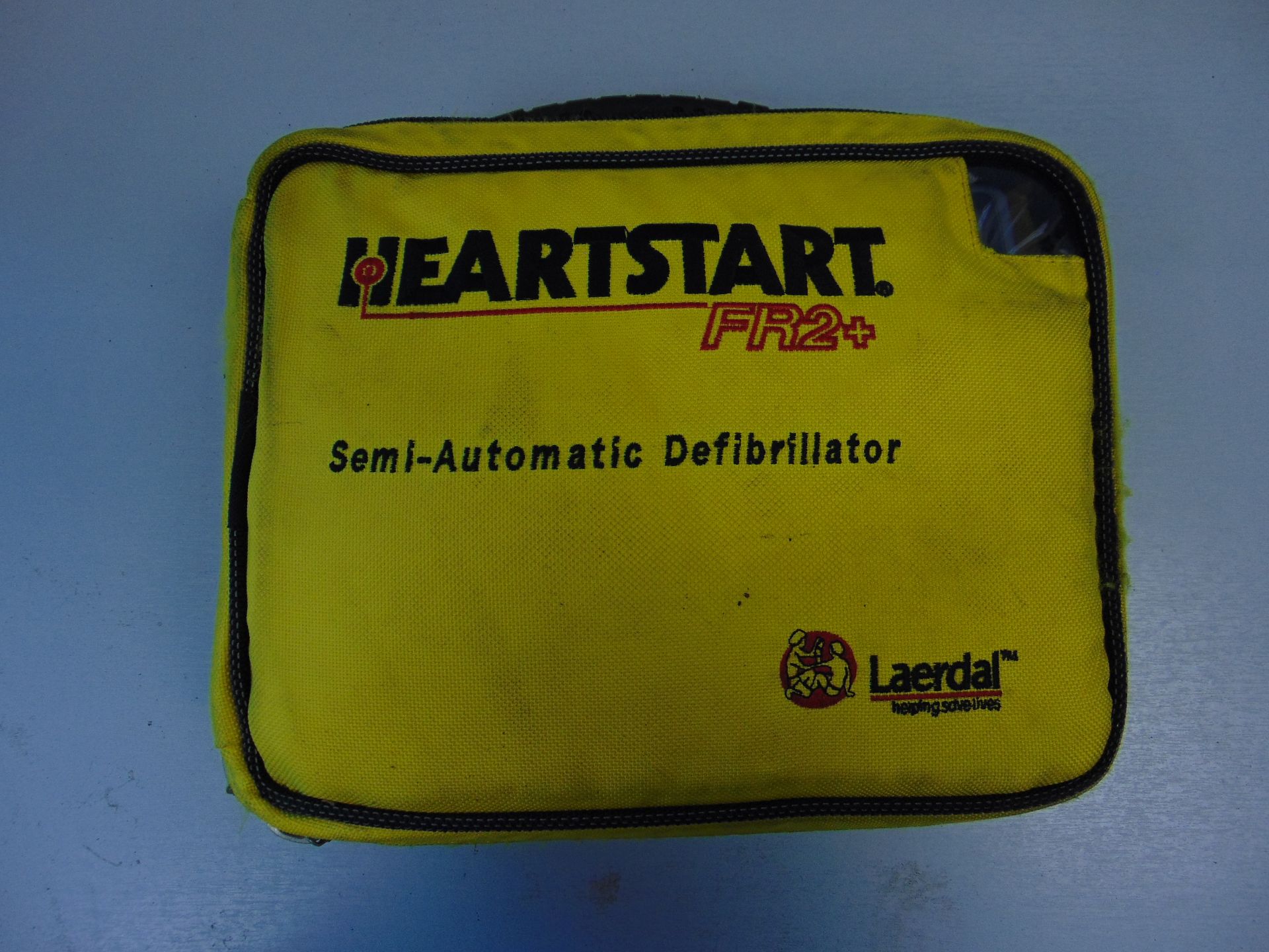 Heartstart FR2+ Semi-Automatic Defibrillator Unit in Carry Case - Image 2 of 3