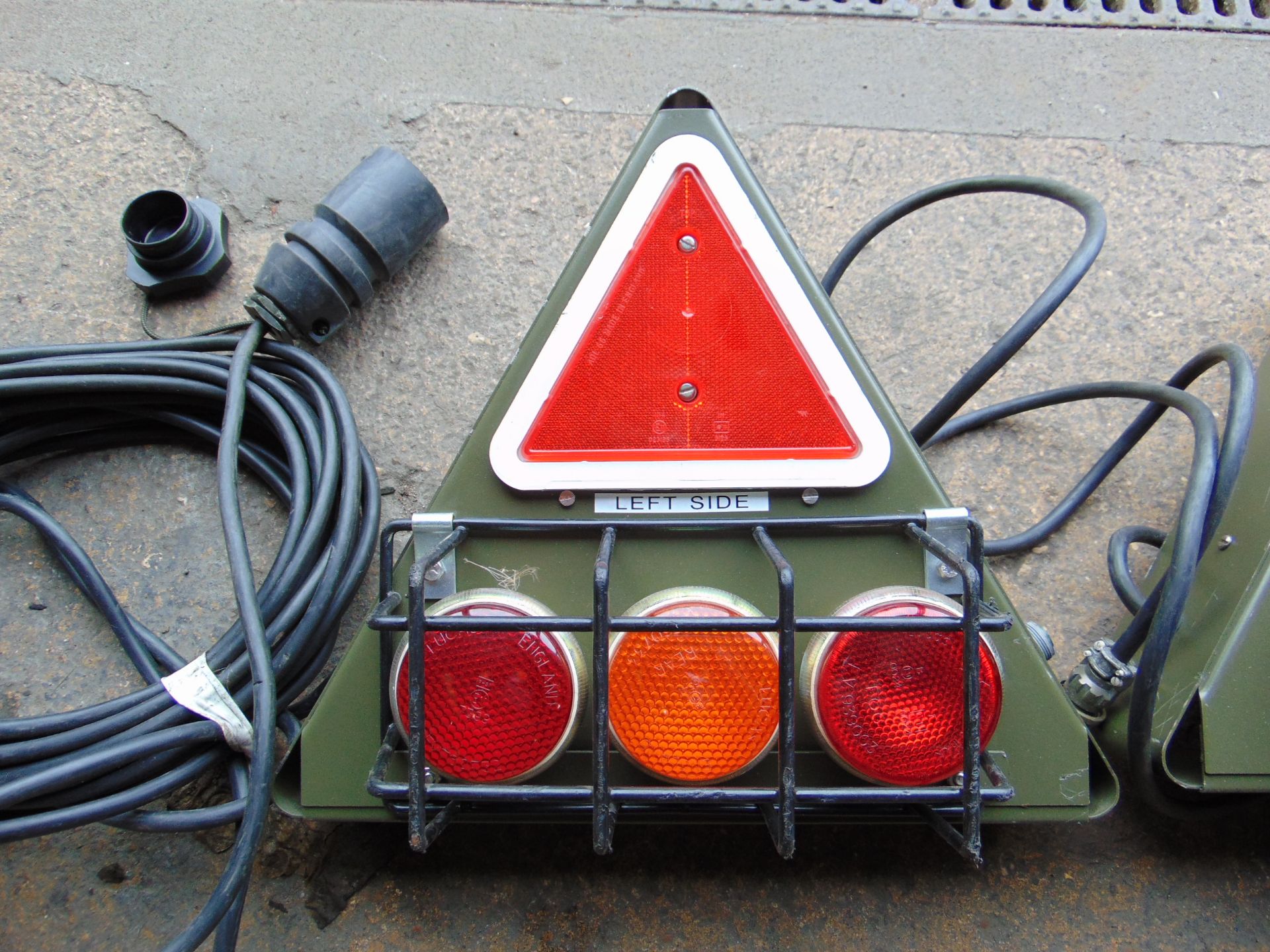 1 x Pair of New Unissued Trailer / Recovery Light Units - Image 3 of 5