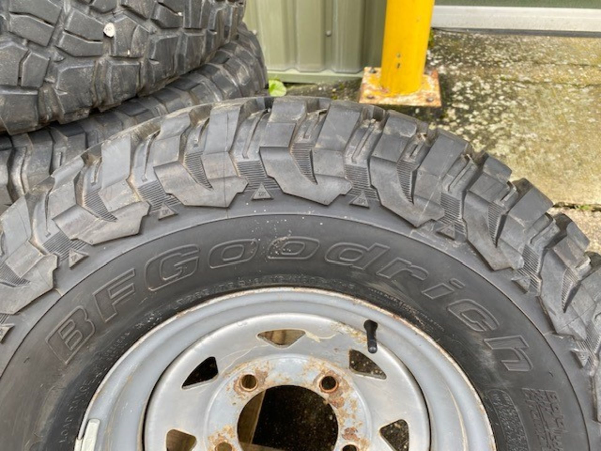 BF Goodrich 265/75R16 wheels and tyres x 4 - Image 9 of 11