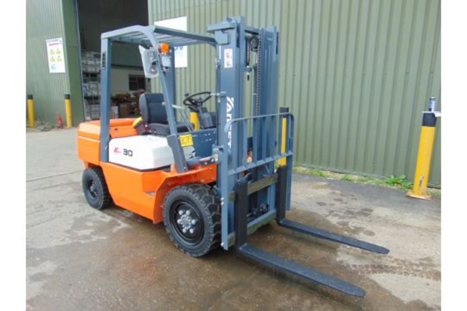 NEW UNUSED 2023 YangFT CPCD 30 K-Series II Diesel Fork Lift Truck - Image 2 of 33