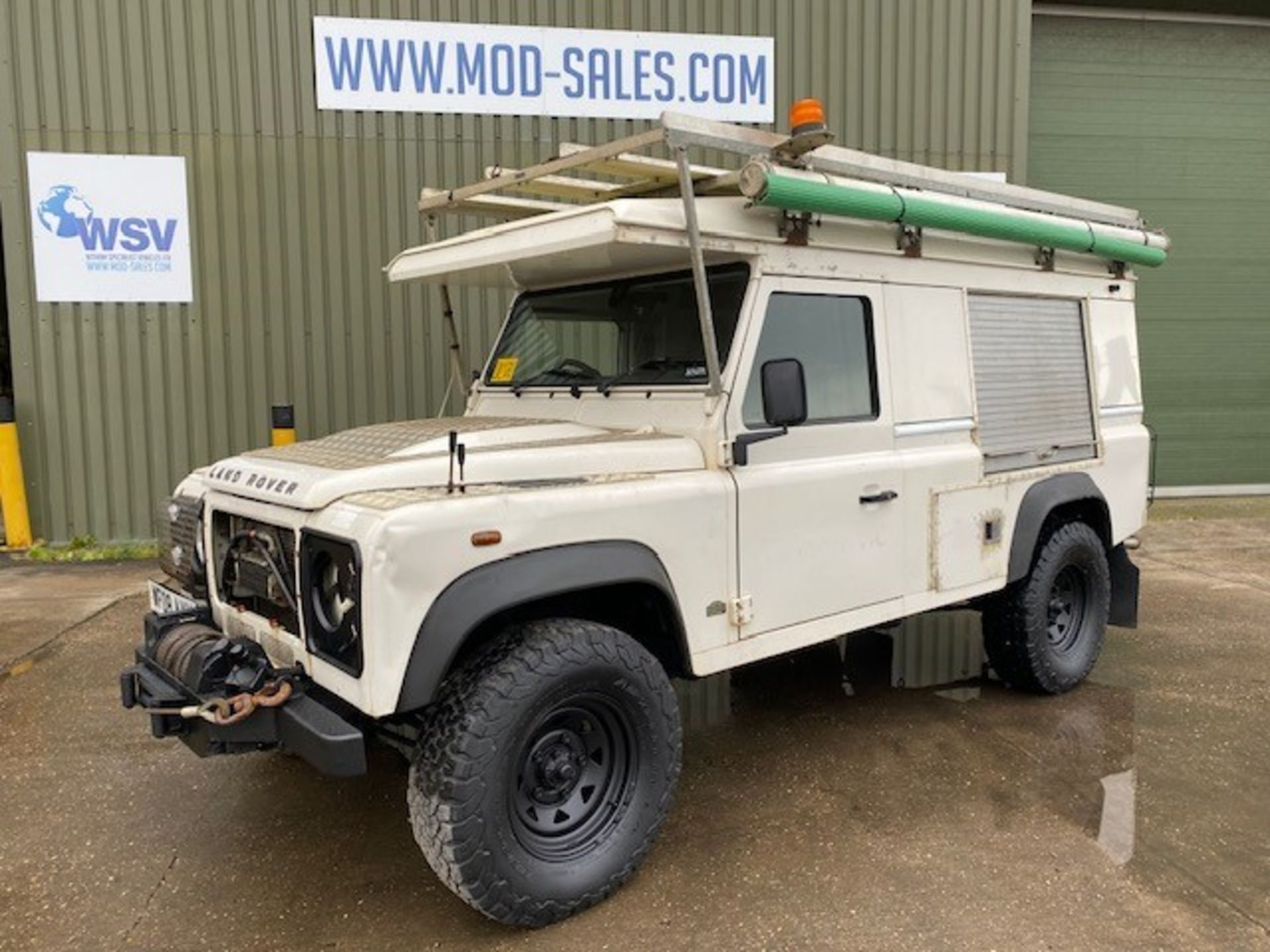 Land Rover Defender 110 2.4 Utility (mobile workshop)