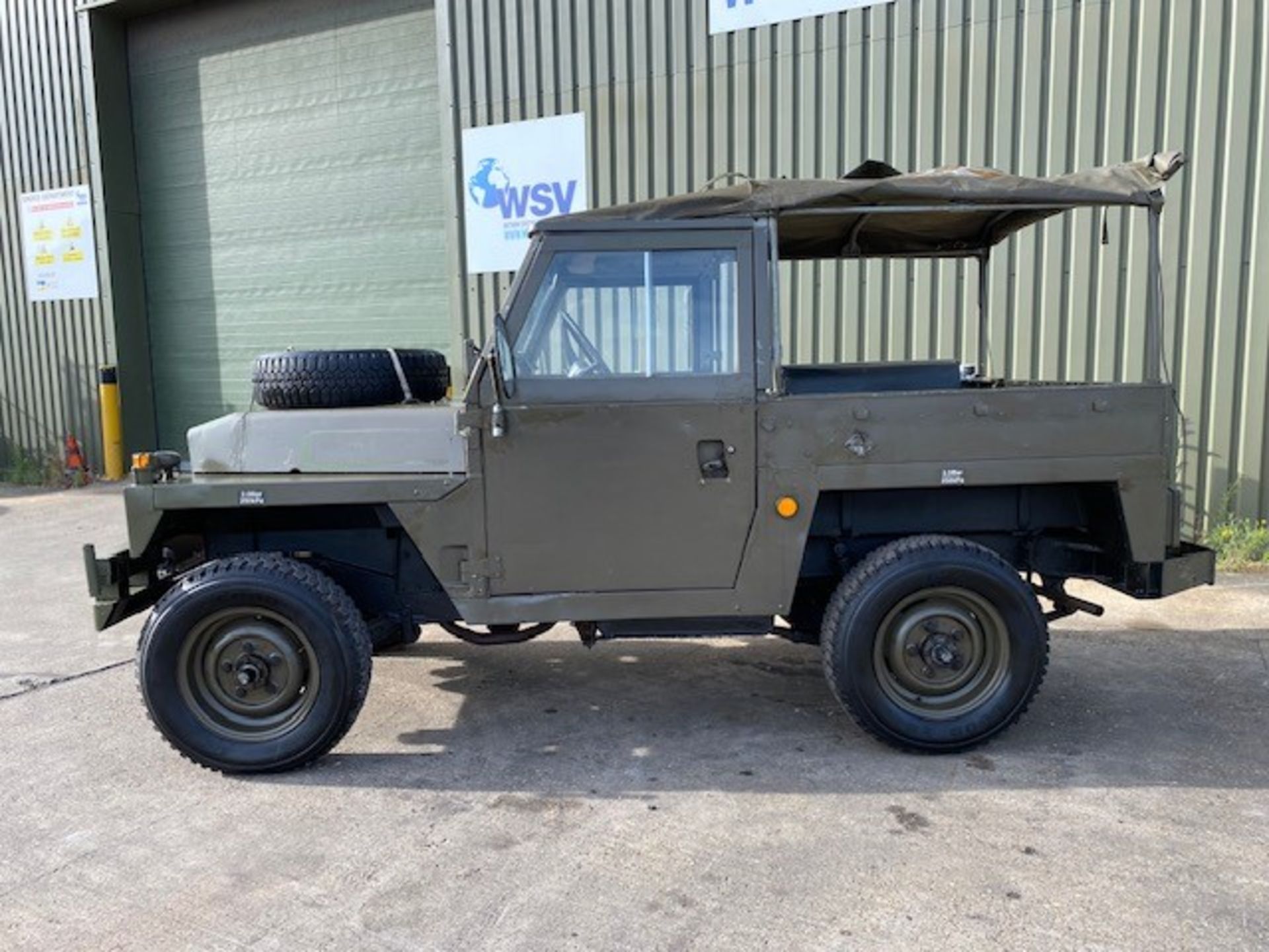Land Rover Lightweight 2.25 diesel LHD soft top - Image 3 of 57