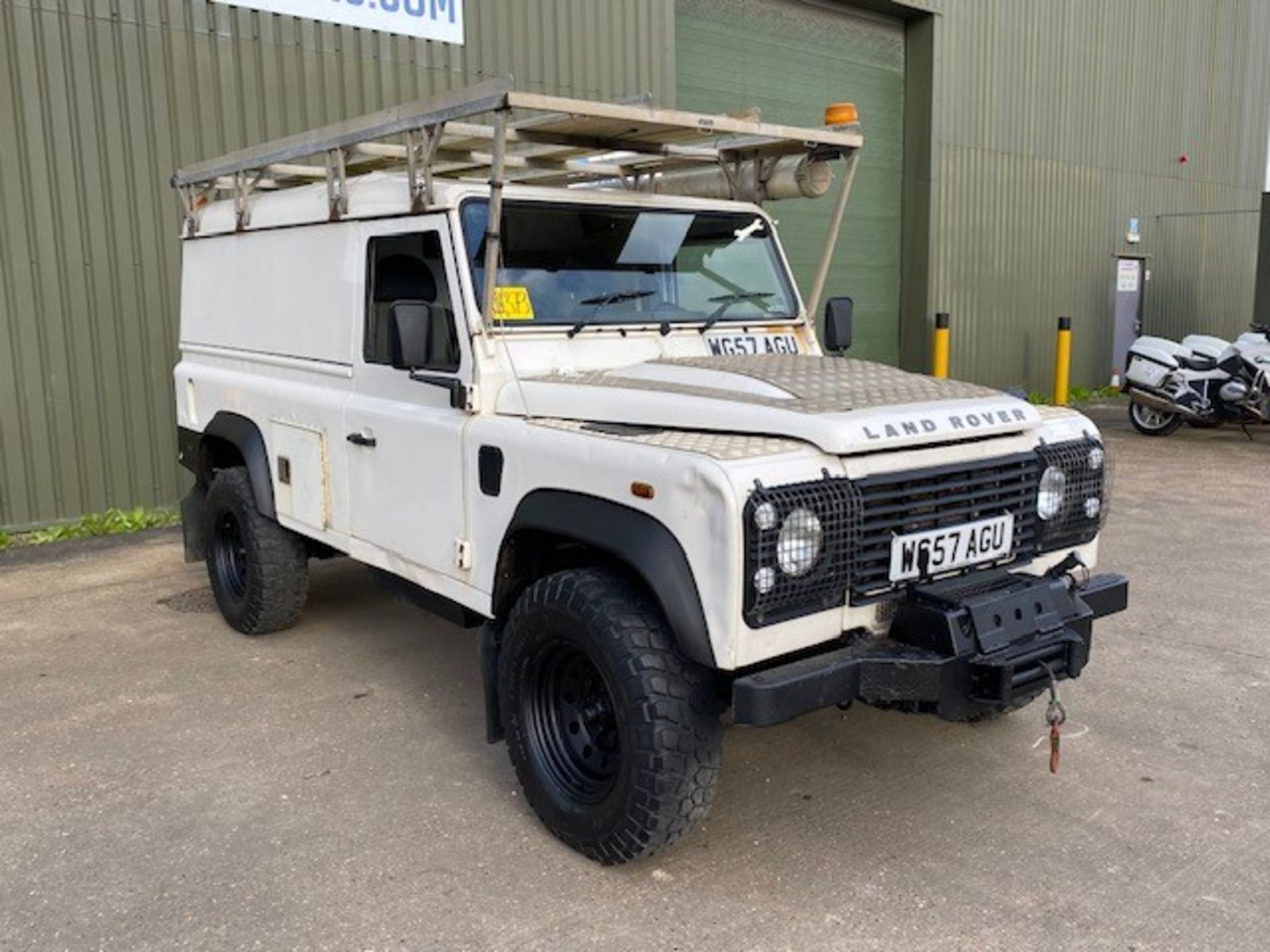 Land Rover Defender 110 Utility - Image 3 of 60