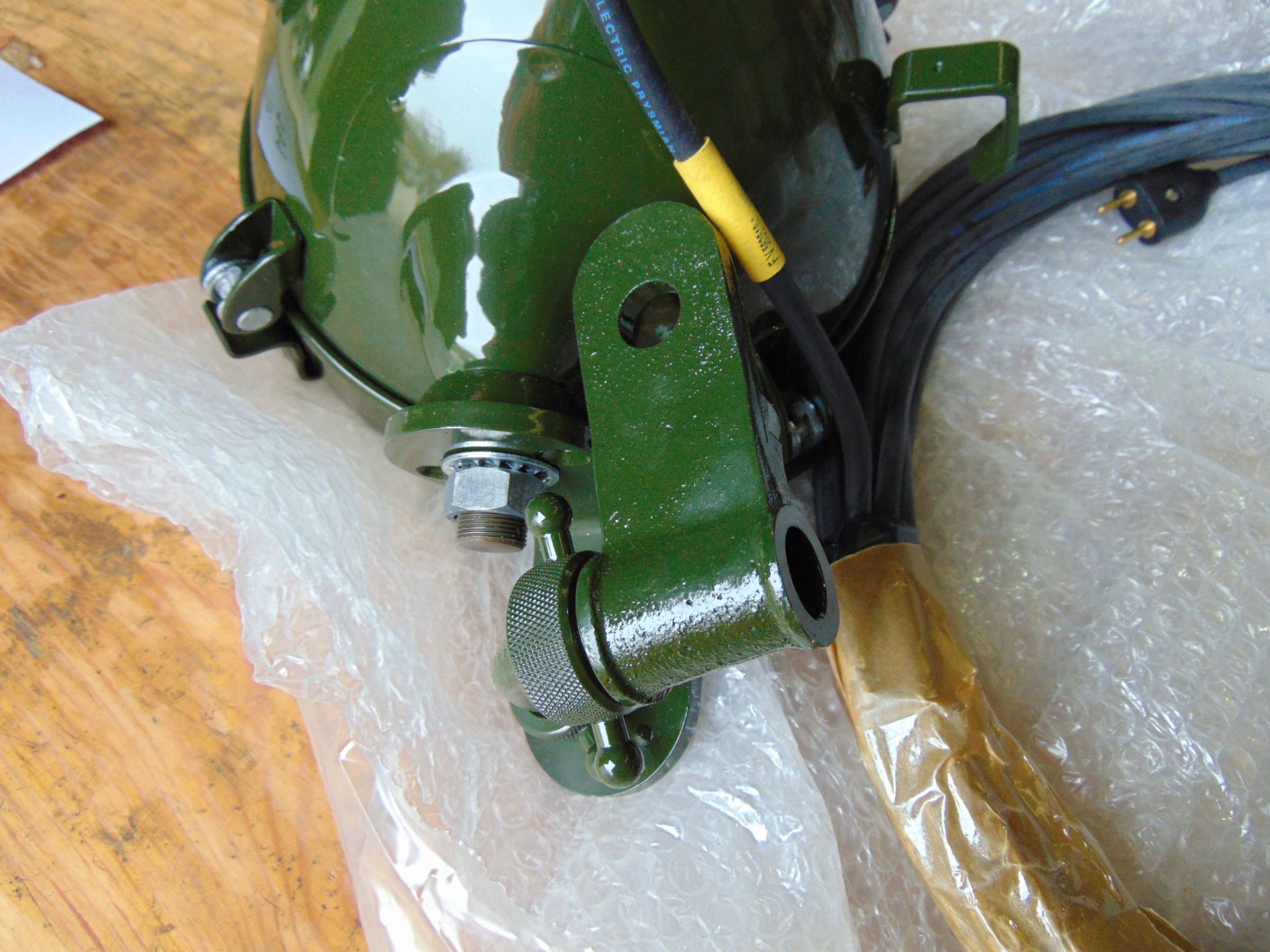 New Unissued FV159907 Vehicle Search Light c/w Plug and Mounting Brackets in Original Packing - Image 4 of 8