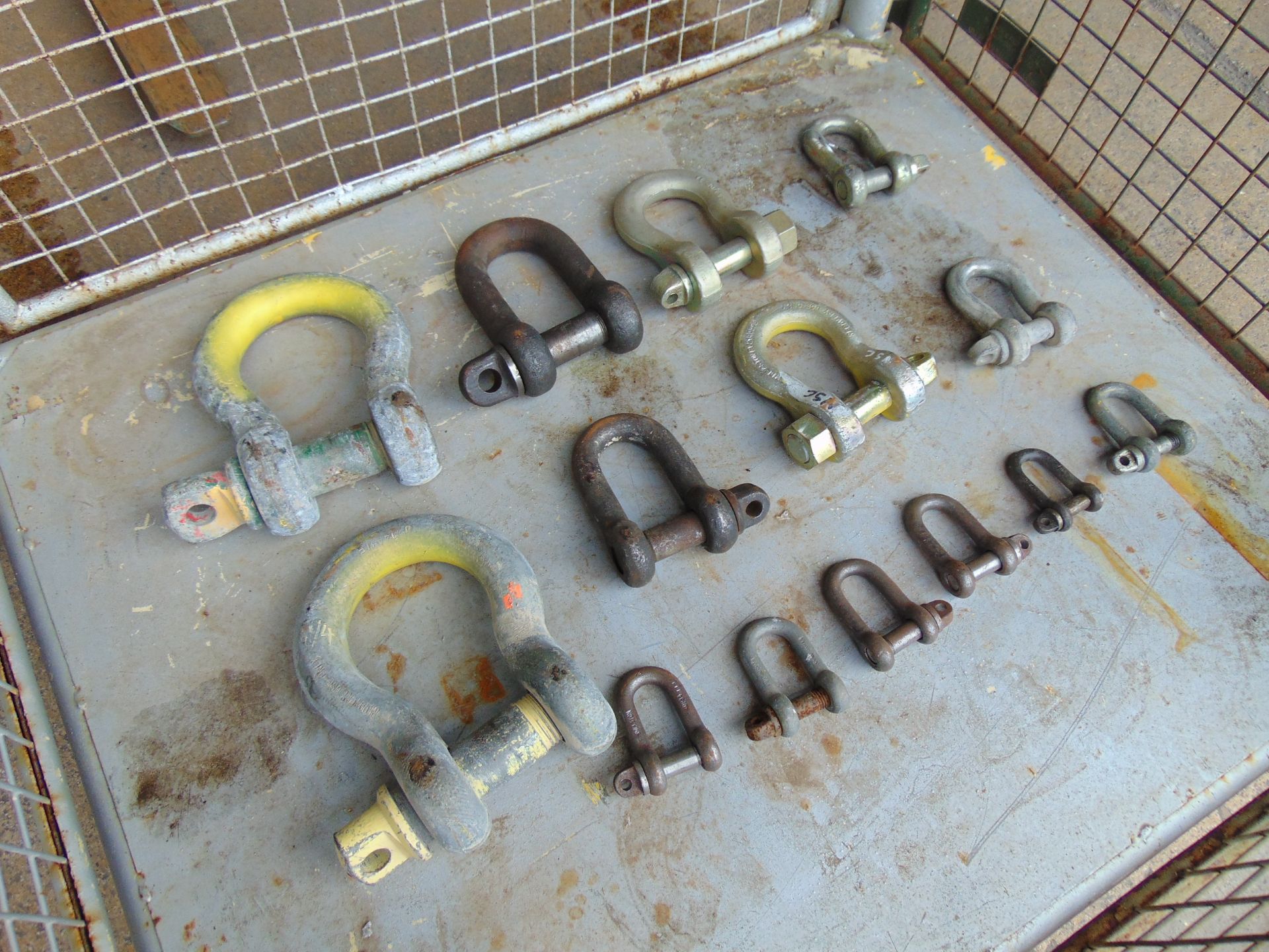 14 x Recovery D Shackles 50 ton to 3 ton
