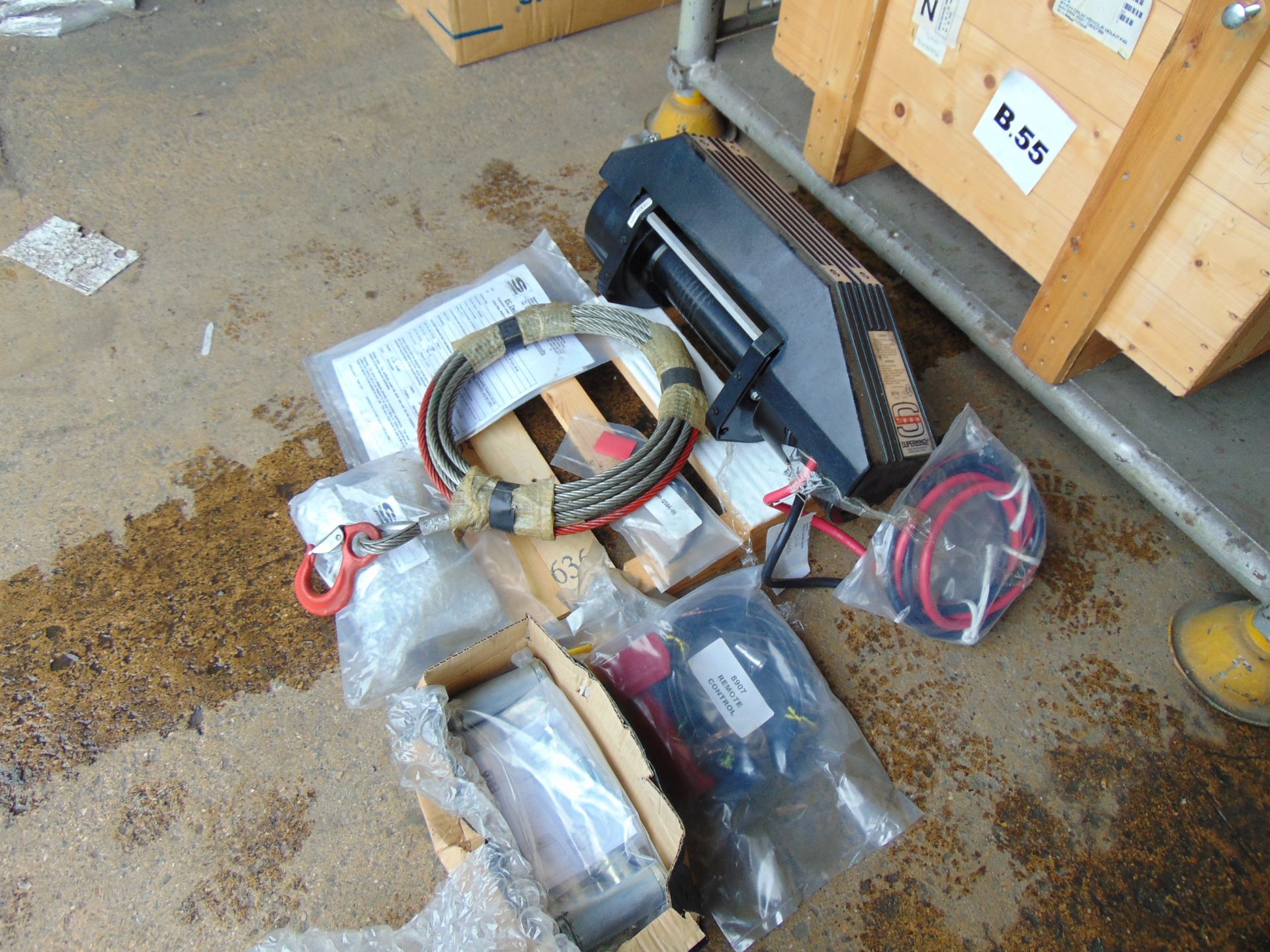 New Unissued Super Winch S9000 c/w Fitting Kit, Rollers, Cable, Remote Electrics 12 Volt - Image 6 of 14