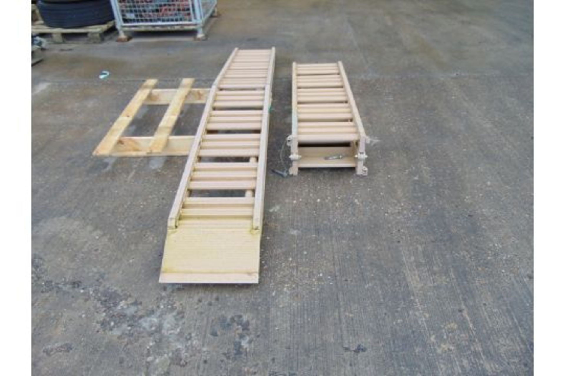 Pair of Heavy Duty Aluminium Folding Quad Bike RTV Ramps, 3.1m long, SWL Per Ramp 600kg - Image 3 of 9