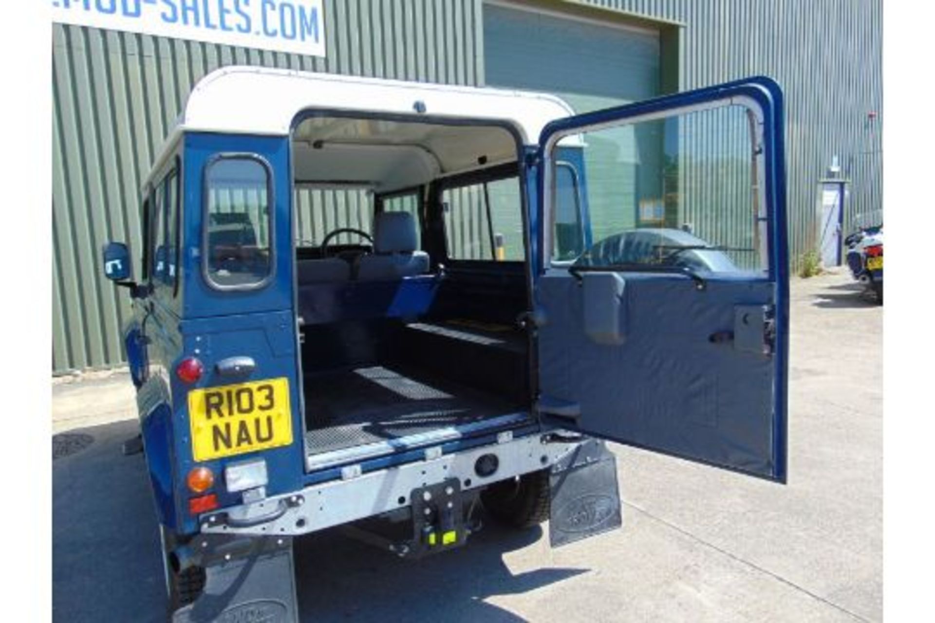 1998 Land Rover Defender 90 300TDi ONLY 76,319 MILES! RECENT PROFESSIONAL TOP TO BOTTOM REBUILD! - Image 21 of 55